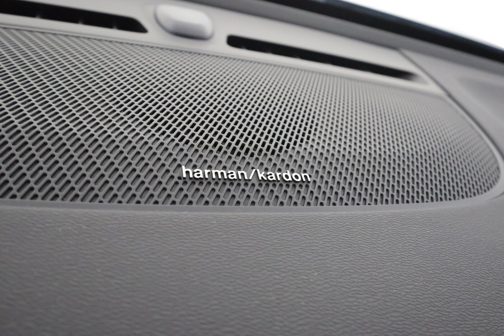 Volvo XC40 2023 Recharge Single Motor Ultimate - | ACC | ILP | Koukku | Harman/kardon | Panorama | 360° | Muistipenkki | Sporttipenkit sähköllä | BLIS | Pilot Assist | 2x renkaat aluin | Merkkihuollot |  