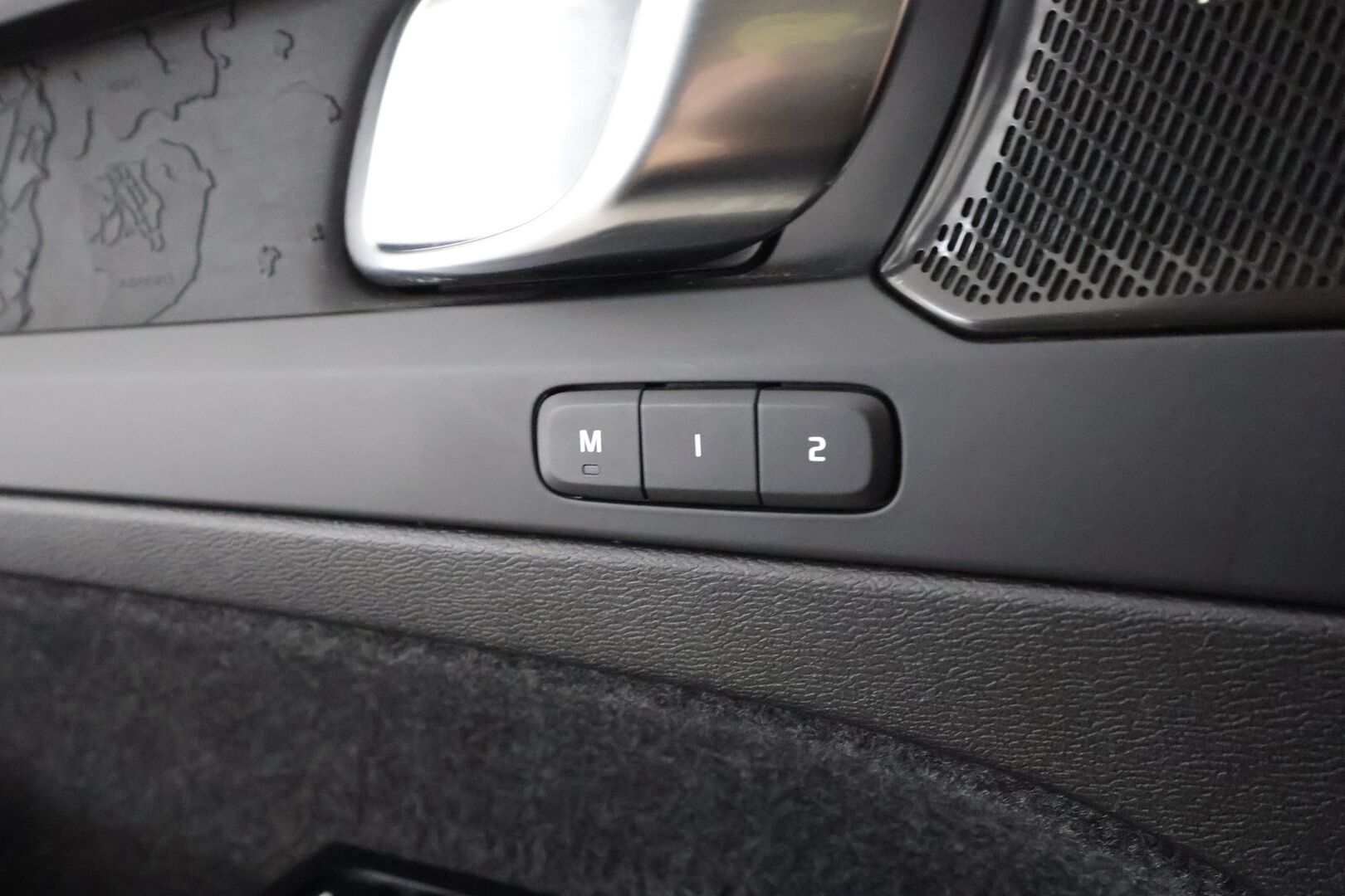 Volvo XC40 2023 Recharge Single Motor Ultimate - | ACC | ILP | Koukku | Harman/kardon | Panorama | 360° | Muistipenkki | Sporttipenkit sähköllä | BLIS | Pilot Assist | 2x renkaat aluin | Merkkihuollot |  