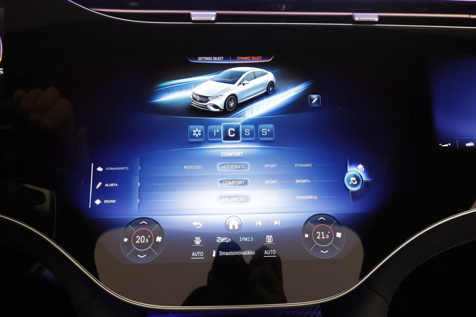 MERCEDES-BENZ EQE 2025 43 AMG - | ILP | Burmester | Nelipyöräohjaus | Panorama | Distronic | Hierovat&Ilmastoidut Comfort-penkit Muistilla | 360 | Hypescreen | Digital-LED | HUD | Airmatic DC | Keyless | 2x Latauskaapelit | 