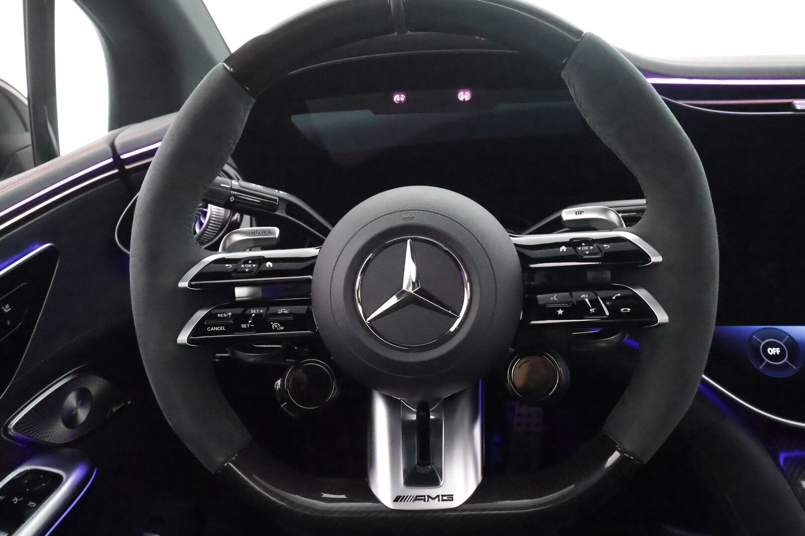 MERCEDES-BENZ EQE 2025 43 AMG - | ILP | Burmester | Nelipyöräohjaus | Panorama | Distronic | Hierovat&Ilmastoidut Comfort-penkit Muistilla | 360 | Hypescreen | Digital-LED | HUD | Airmatic DC | Keyless | 2x Latauskaapelit | 