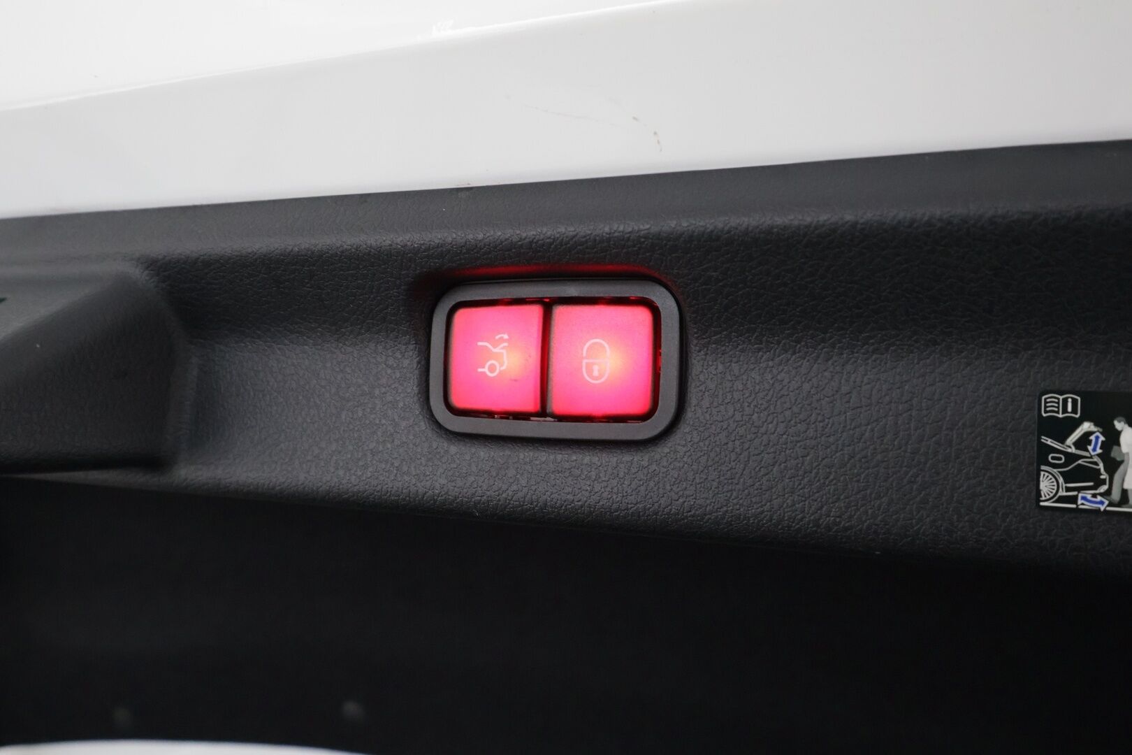 MERCEDES-BENZ EQE 2025 43 AMG - | ILP | Burmester | Nelipyöräohjaus | Panorama | Distronic | Hierovat&Ilmastoidut Comfort-penkit Muistilla | 360 | Hypescreen | Digital-LED | HUD | Airmatic DC | Keyless | 2x Latauskaapelit | 