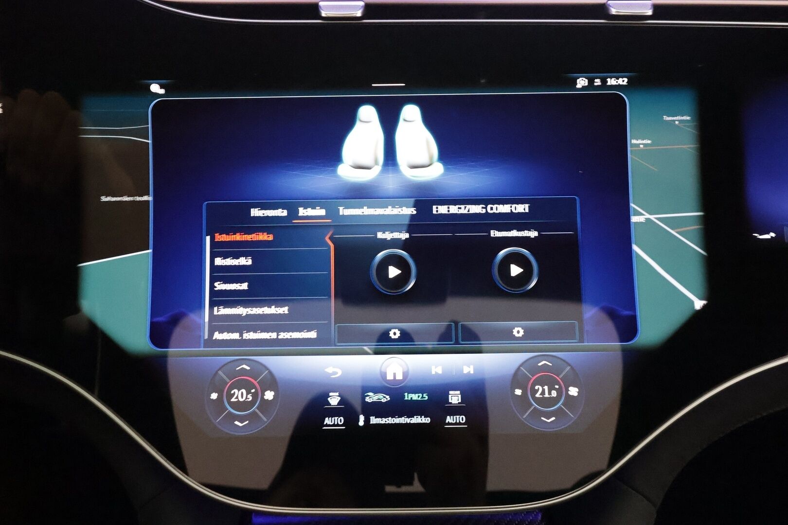 MERCEDES-BENZ EQE 2025 43 AMG - | ILP | Burmester | Nelipyöräohjaus | Panorama | Distronic | Hierovat&Ilmastoidut Comfort-penkit Muistilla | 360 | Hypescreen | Digital-LED | HUD | Airmatic DC | Keyless | 2x Latauskaapelit | 