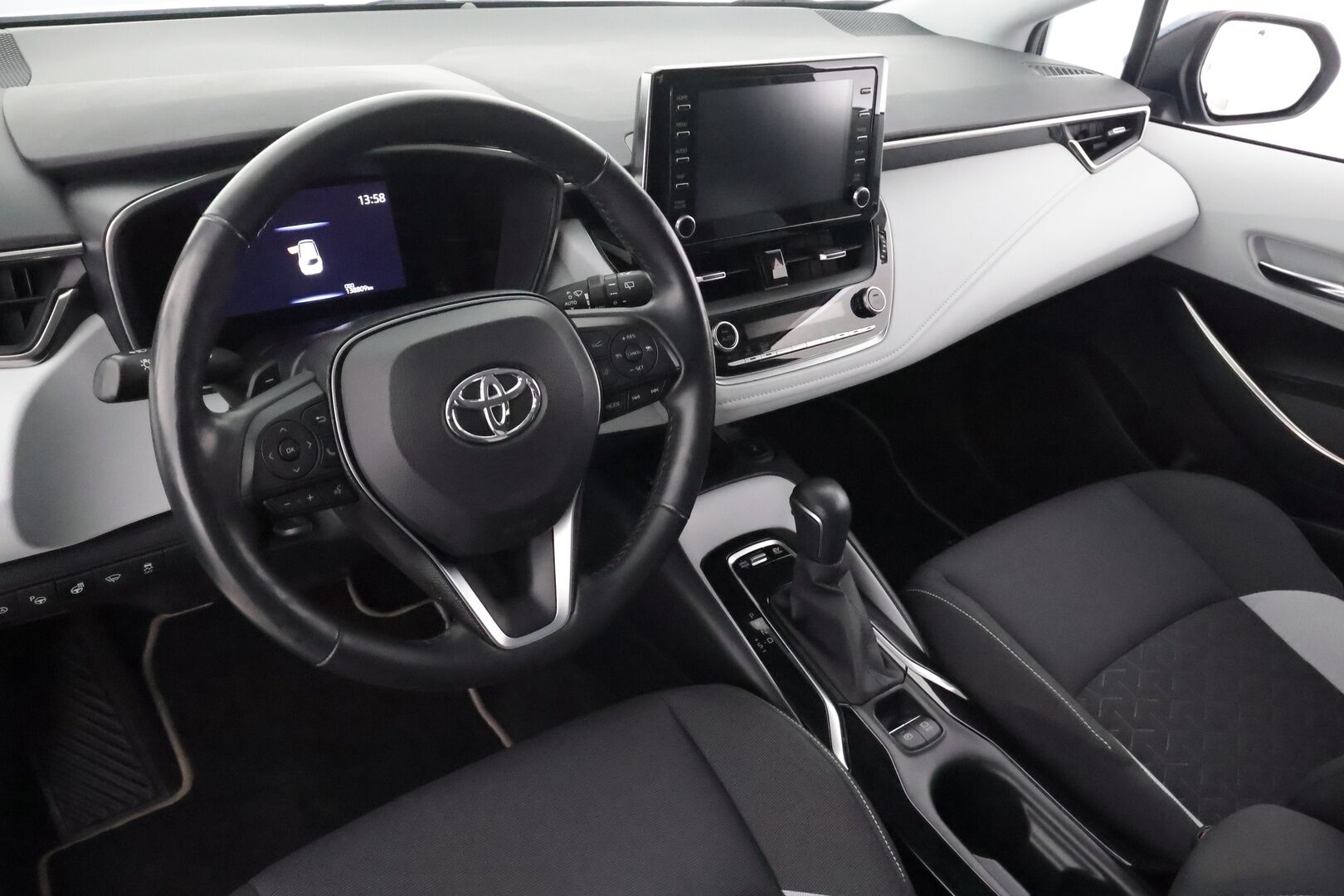 TOYOTA COROLLA 2019 Touring Sports 2,0 Hybrid Style - | ACC | P.Kamera | Koukku | LED | Navi | Kaistavahti | Lämmitettävä ohjauspyörä | Kahdet renkaat | Merkkihuollot |