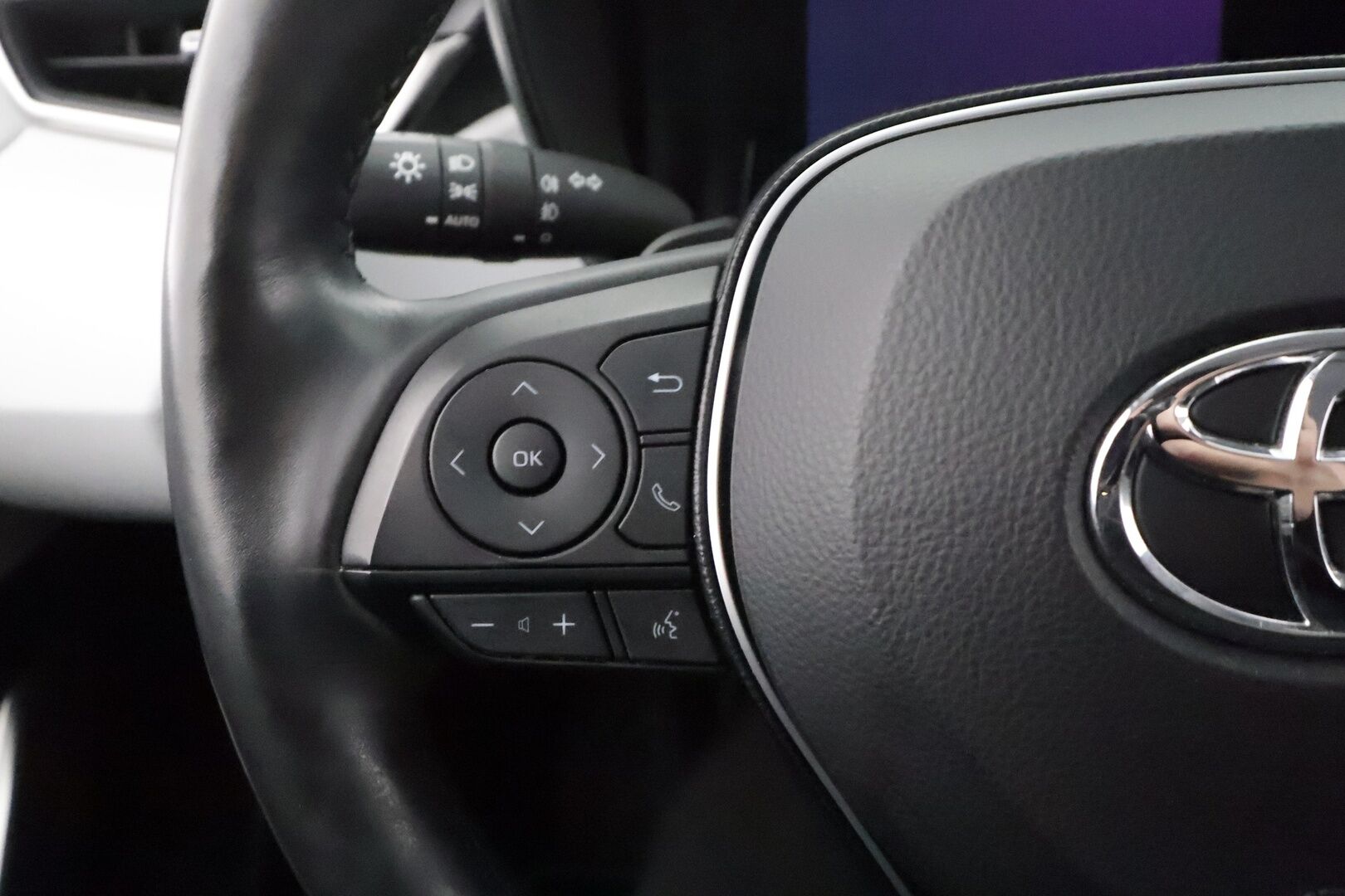 TOYOTA COROLLA 2019 Touring Sports 2,0 Hybrid Style - | ACC | P.Kamera | Koukku | LED | Navi | Kaistavahti | Lämmitettävä ohjauspyörä | Kahdet renkaat | Merkkihuollot |