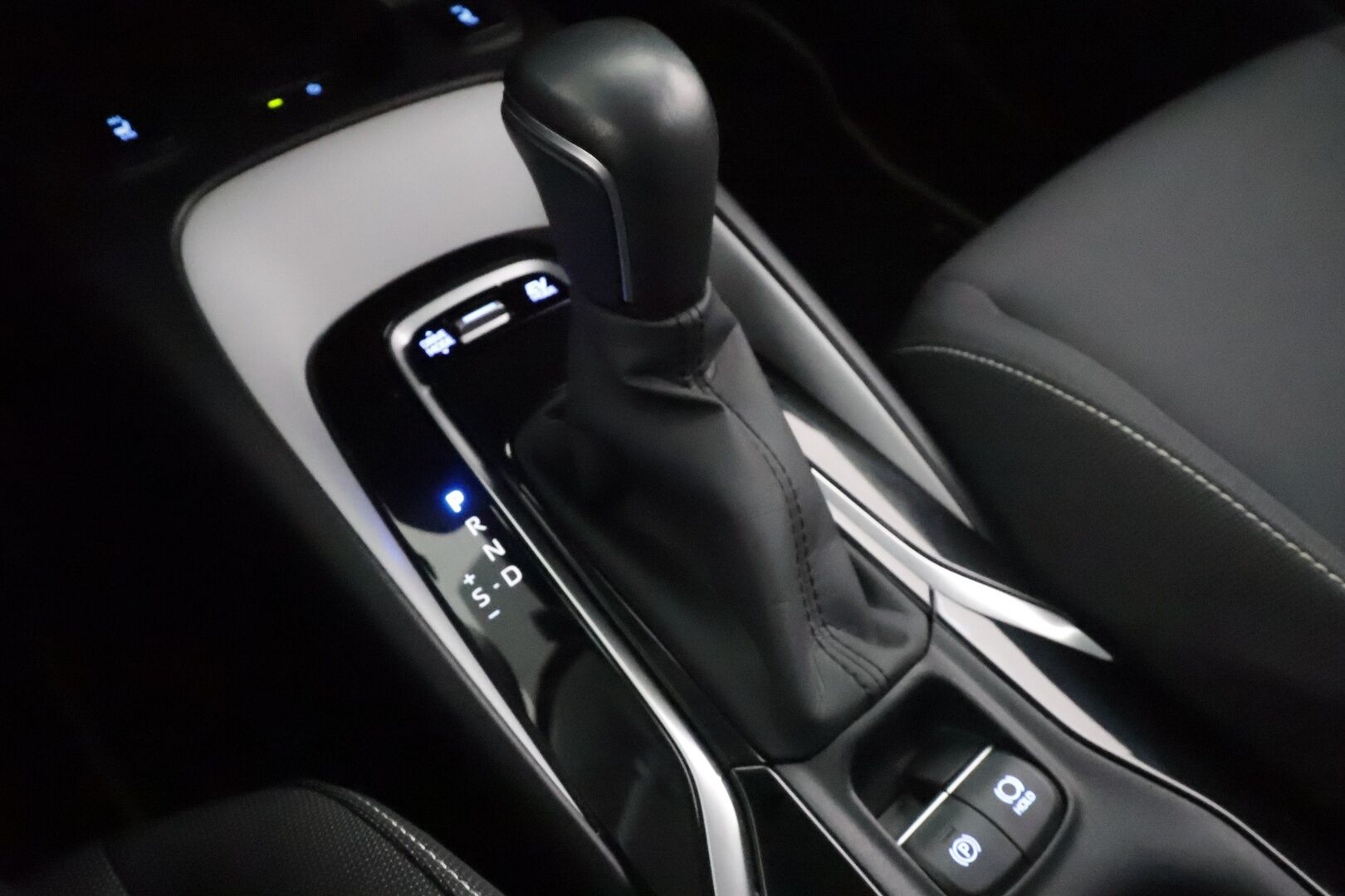TOYOTA COROLLA 2019 Touring Sports 2,0 Hybrid Style - | ACC | P.Kamera | Koukku | LED | Navi | Kaistavahti | Lämmitettävä ohjauspyörä | Kahdet renkaat | Merkkihuollot |