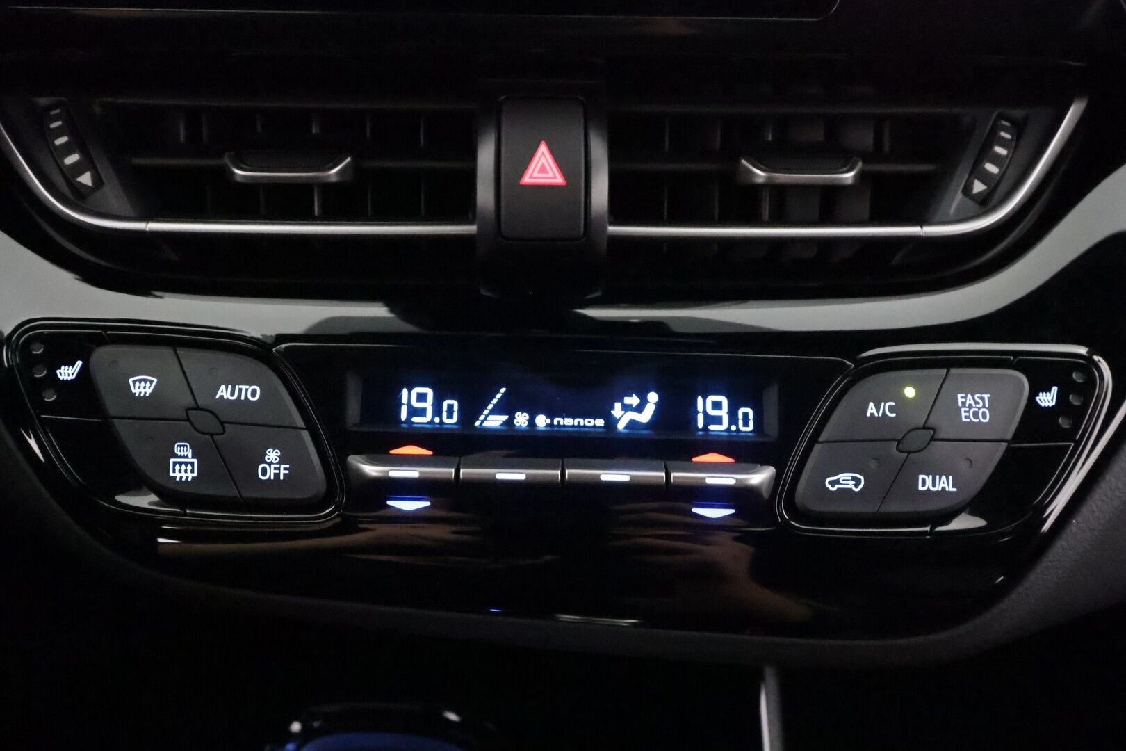 Toyota C-HR 2022 2,0 Hybrid GR Sport - | ACC | Koukku | JBL | Sähköpenkki | Nahka-alcantara | AFS-LED | P.kamera ja tutkat | LKA | BSM | Keyless | Navi | Apple & Android | Merkkihuollot | 