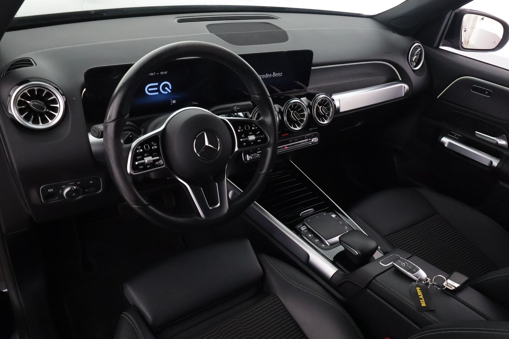 MERCEDES-BENZ EQB 2023 300 4Matic  - | Distronic | ILP | Widescreen | Ambient Light | Lane Assist | BSM | Navi | P.kamera ja tutkat | 2x renkaat aluin | Merkkihuollot | ALV | 