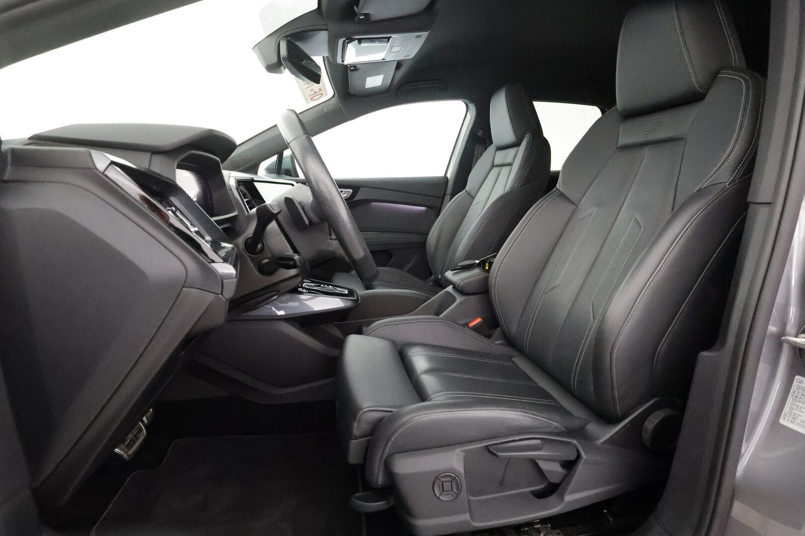 AUDI Q4 E-TRON 2023 50 E-Tron Quattro S-Line - | ACC | ILP | 2x S-Line | 360° | Sporttinahat | Kaistavahti | Katveavustin | Digimittaristo | Sähk. takaluukku | Apple & Android | 2x renkaat aluin | ALV |