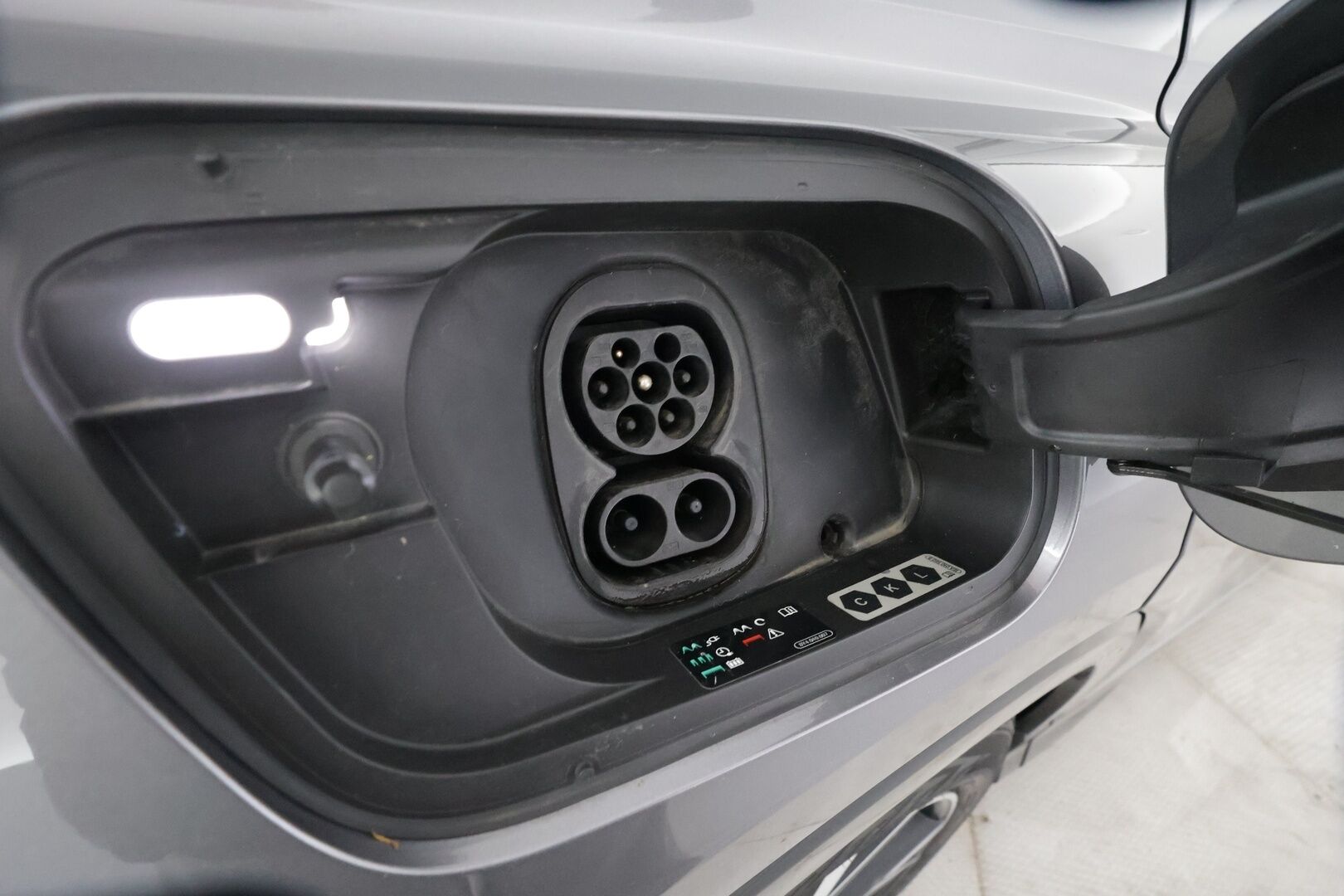 AUDI Q4 E-TRON 2023 50 E-Tron Quattro S-Line - | ACC | ILP | 2x S-Line | 360° | Sporttinahat | Kaistavahti | Katveavustin | Digimittaristo | Sähk. takaluukku | Apple & Android | 2x renkaat aluin | ALV |