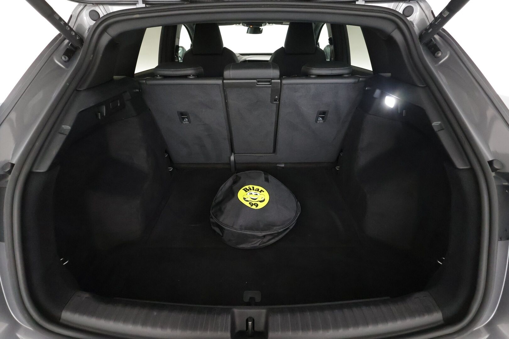 AUDI Q4 E-TRON 2023 50 E-Tron Quattro S-Line - | ACC | ILP | 2x S-Line | 360° | Sporttinahat | Kaistavahti | Katveavustin | Digimittaristo | Sähk. takaluukku | Apple & Android | 2x renkaat aluin | ALV |