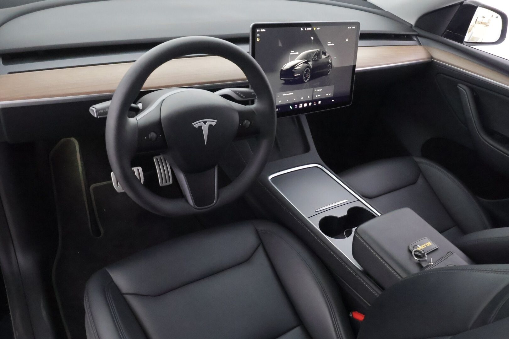 Tesla Model Y 2023 Performance - | Koukku | ILP | Lasikatto | ACC | Matrix-LED | P.Kamera | Muistipenkki | Premium Audio | Navi | Kaistavahti | Keyless | 2x Latauskaapelit |