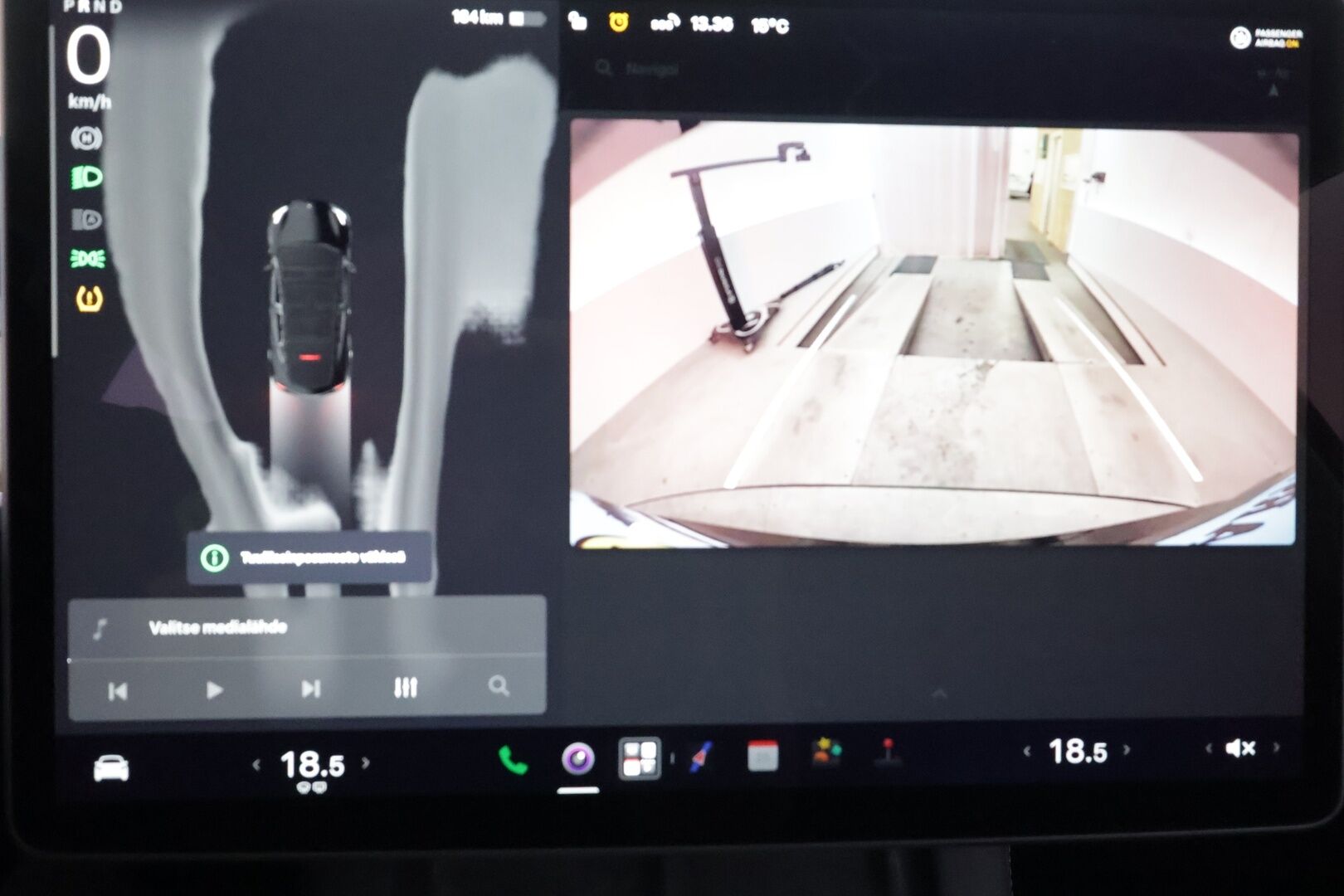 Tesla Model Y 2023 Performance - | Koukku | ILP | Lasikatto | ACC | Matrix-LED | P.Kamera | Muistipenkki | Premium Audio | Navi | Kaistavahti | Keyless | 2x Latauskaapelit |