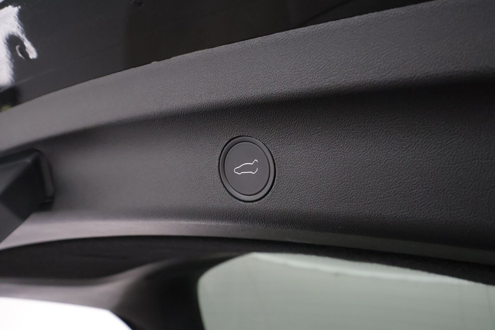 Tesla Model Y 2023 Performance - | Koukku | ILP | Lasikatto | ACC | Matrix-LED | P.Kamera | Muistipenkki | Premium Audio | Navi | Kaistavahti | Keyless | 2x Latauskaapelit |