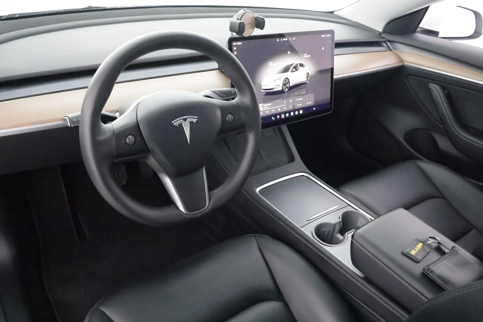 Tesla Model 3 2023 RWD - | ILP | ACC | Lasikatto | Matrix-LED | P.Kamera | Muistipenkki | Premium Speakers | Navi | Kaistavahti | Keyless |