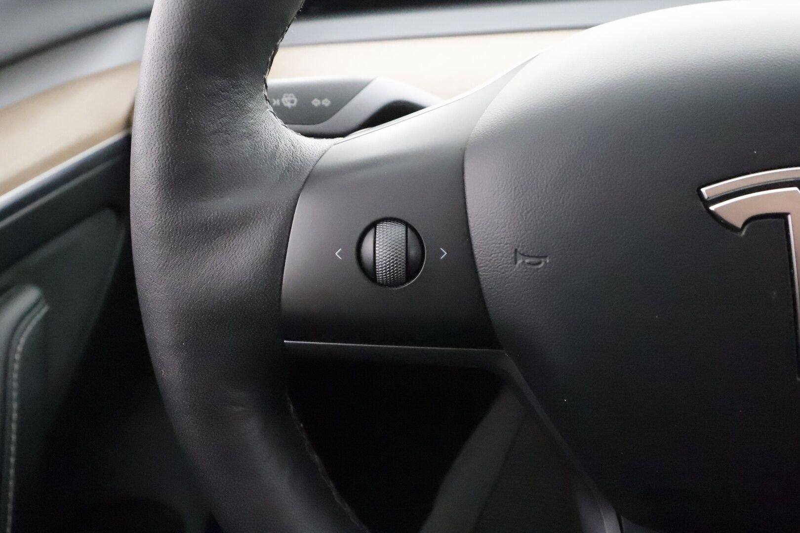 Tesla Model 3 2023 RWD - | ILP | ACC | Lasikatto | Matrix-LED | P.Kamera | Muistipenkki | Premium Speakers | Navi | Kaistavahti | Keyless |