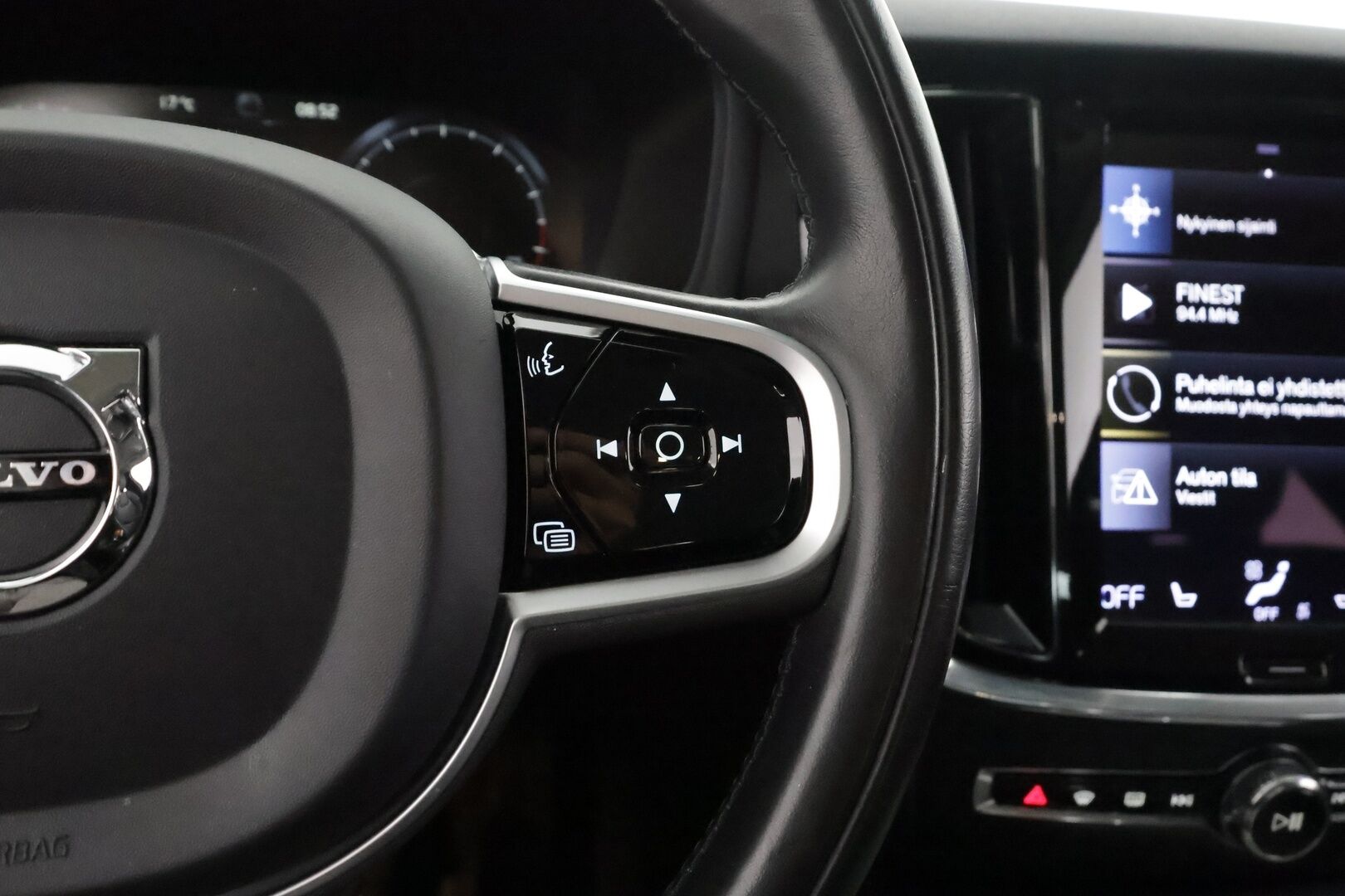 Volvo V60 2021 B3 MHEV Inscription aut - | ACC | Koukku | P.Kamera | Digimittaristo | Ratinlämmitys | LED | High Performance audio | Keyless | Apple&Android | Kahdet Renkaat |