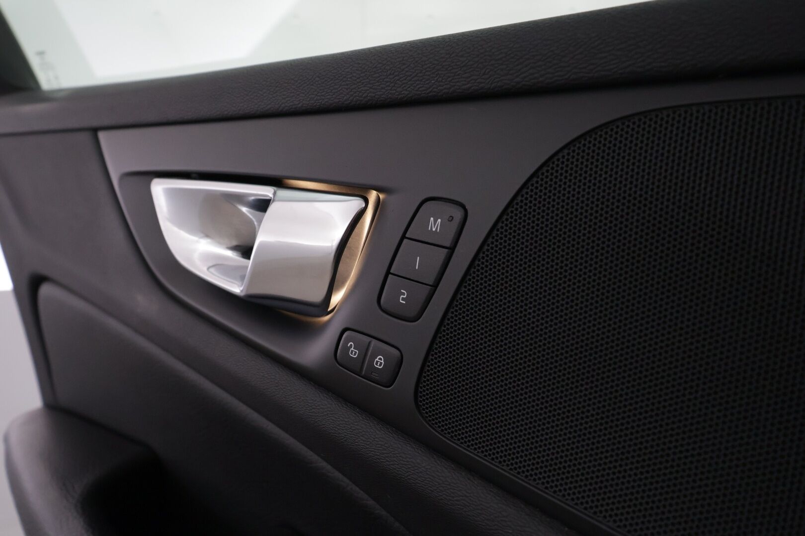 Volvo V60 2021 B3 MHEV Inscription aut - | ACC | Koukku | P.Kamera | Digimittaristo | Ratinlämmitys | LED | High Performance audio | Keyless | Apple&Android | Kahdet Renkaat |