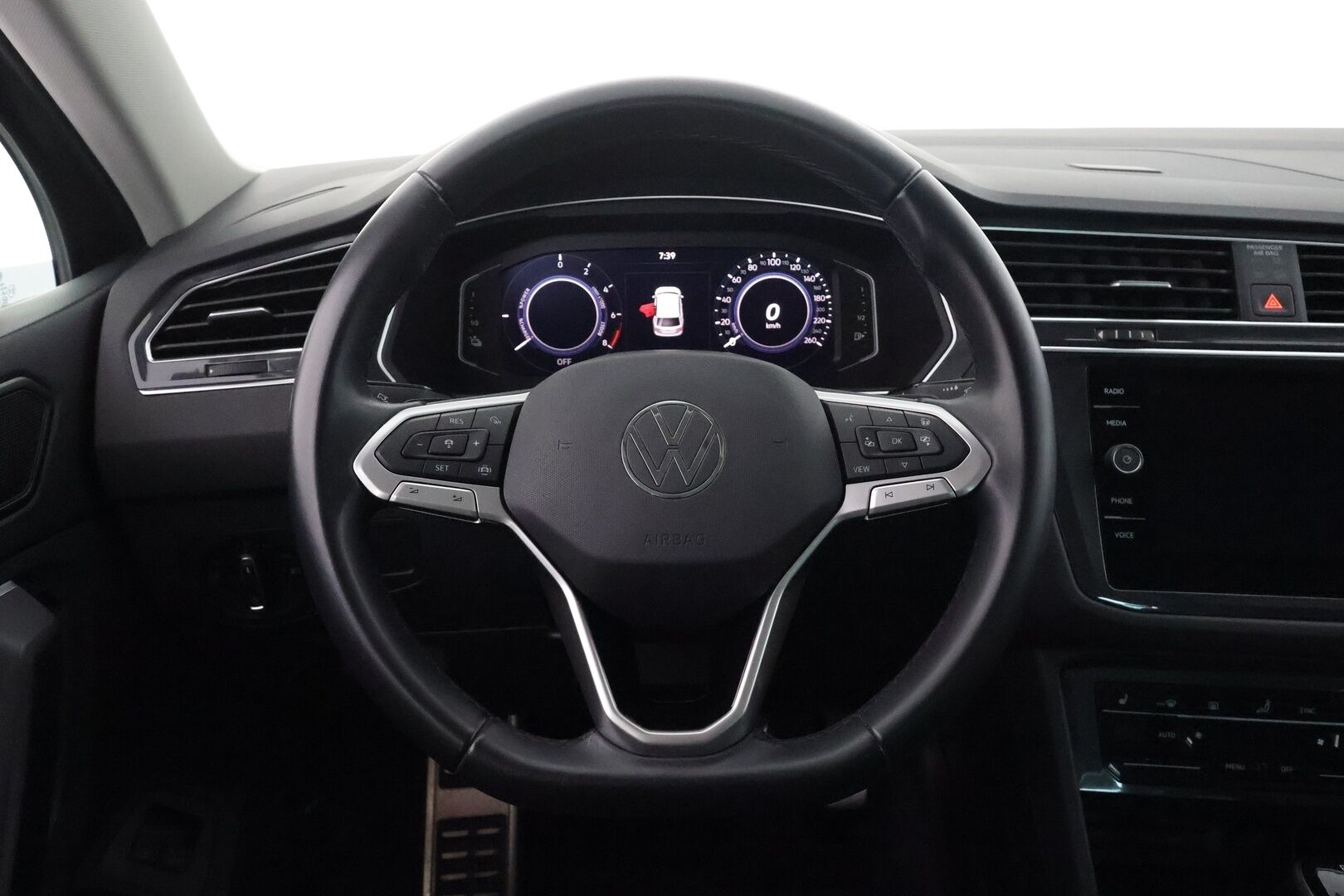 VOLKSWAGEN TIGUAN 2023 1.4TSI eHybrid 180kW DSG - | ACC | Koukku | 360° kamera | Digimittaristo | IQ.Light | Lane Assist | Apple & Android | Lämm. ratti | Sähk. takaluukku | Merkkihuollot |   