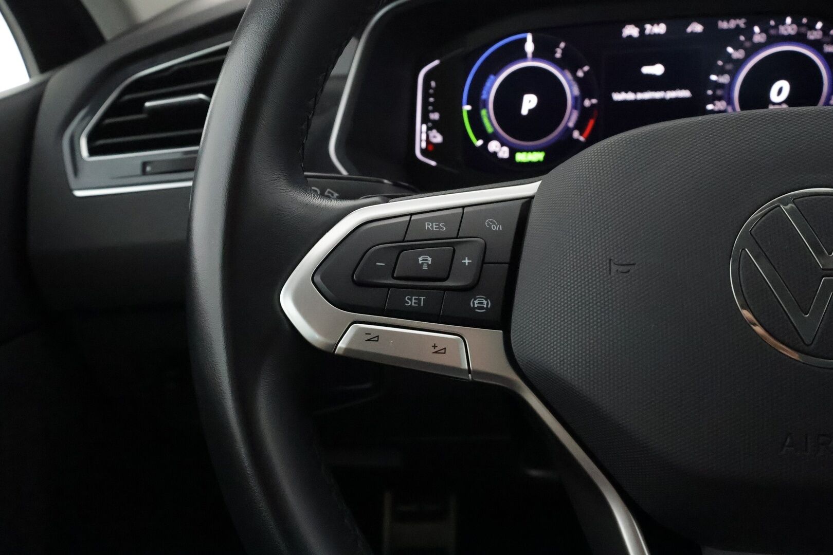 VOLKSWAGEN TIGUAN 2023 1.4TSI eHybrid 180kW DSG - | ACC | Koukku | 360° kamera | Digimittaristo | IQ.Light | Lane Assist | Apple & Android | Lämm. ratti | Sähk. takaluukku | Merkkihuollot |   
