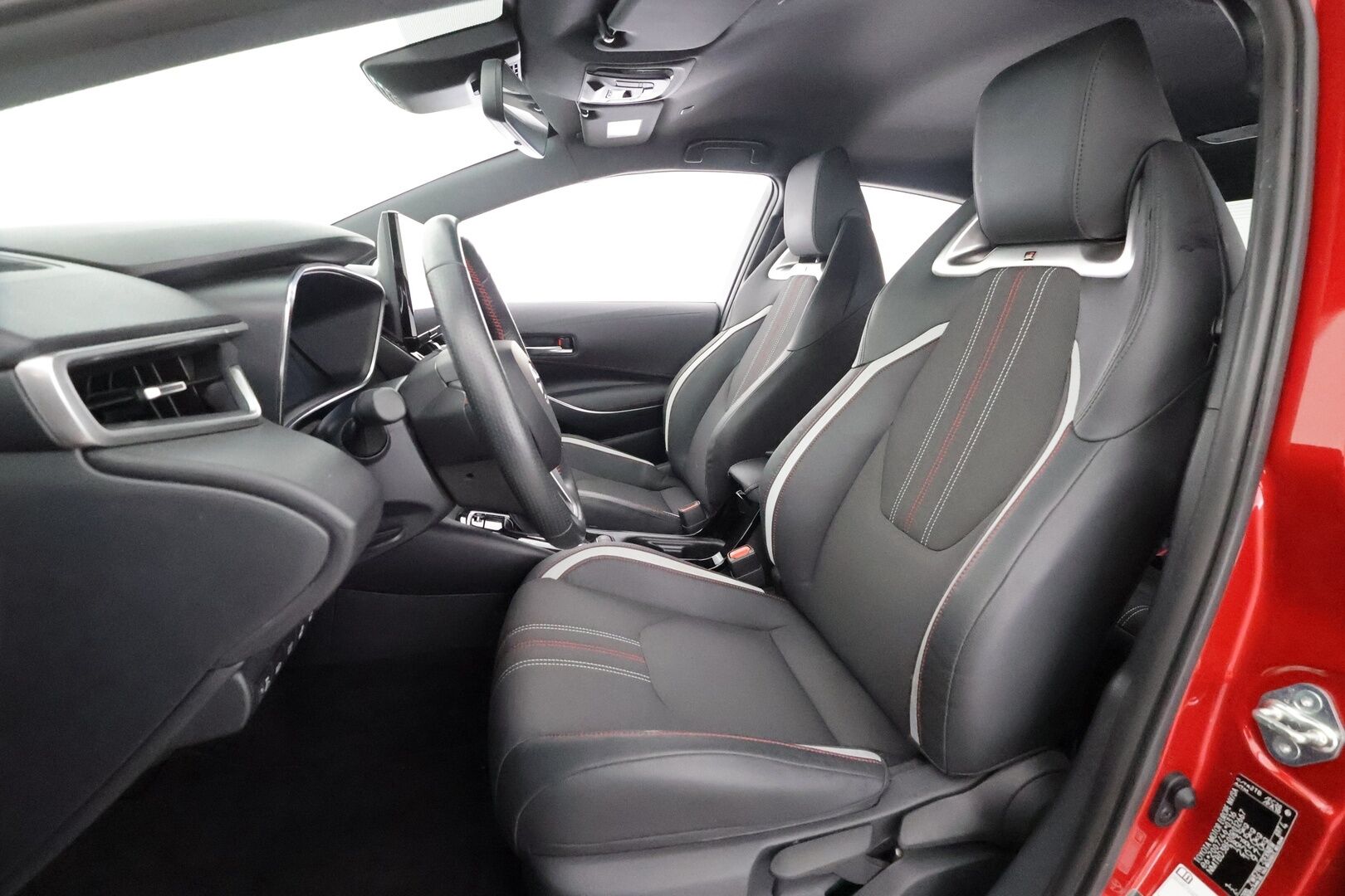 TOYOTA COROLLA 2024 1,8 Hybrid GR Sport - | ACC | Puolinahat | Digimittaristo | Keyless | Navi | LED | P.kamera ja tutkat | LDA | RSA | Apple & Android | Lämm. ratti | Merkkihuollot | 