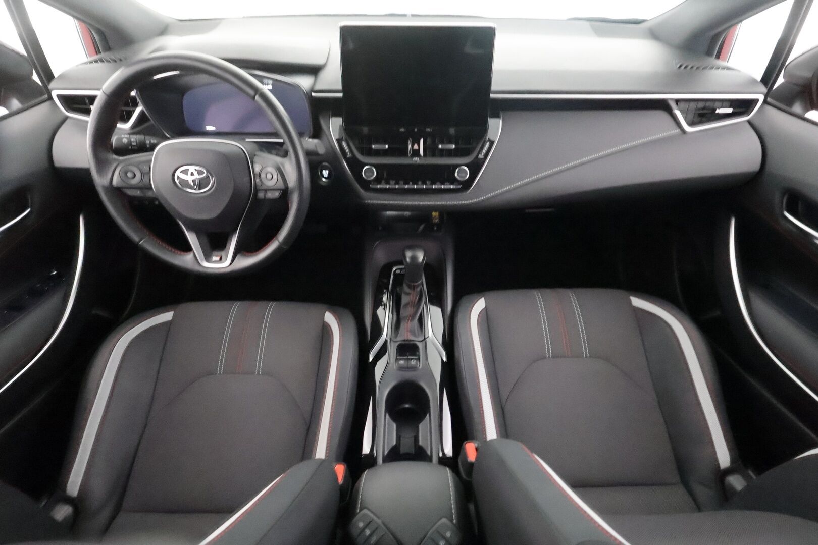 TOYOTA COROLLA 2024 1,8 Hybrid GR Sport - | ACC | Puolinahat | Digimittaristo | Keyless | Navi | LED | P.kamera ja tutkat | LDA | RSA | Apple & Android | Lämm. ratti | Merkkihuollot | 
