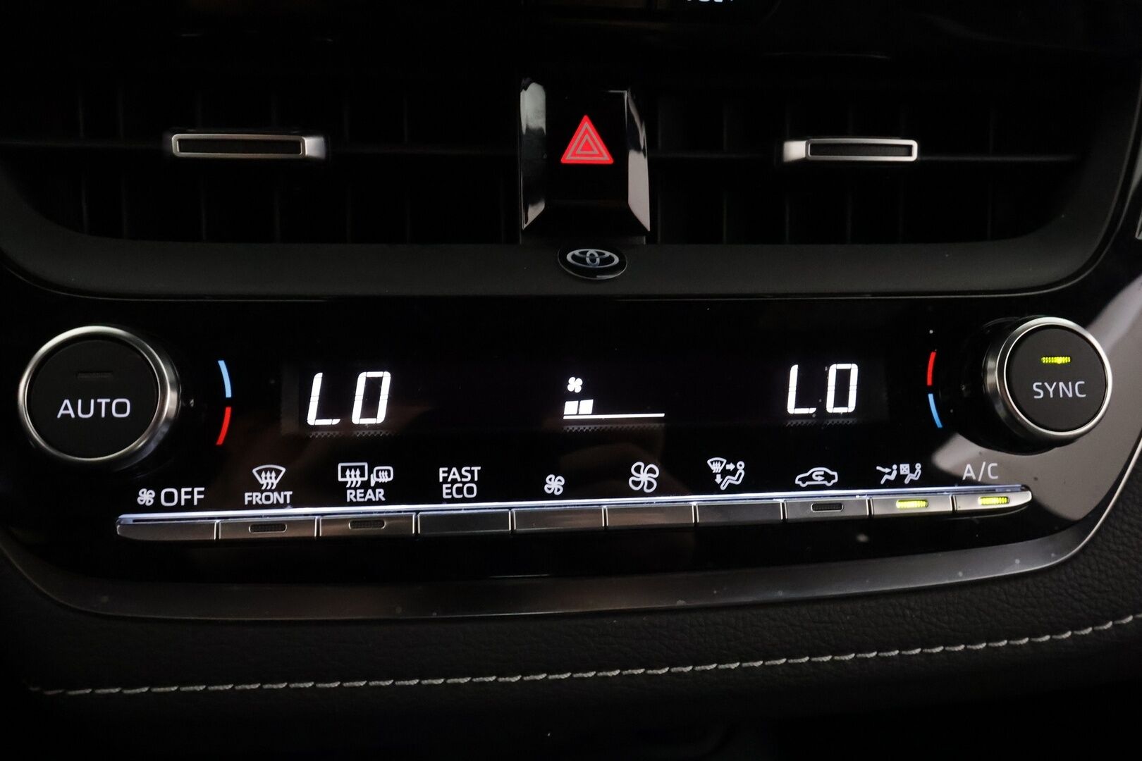TOYOTA COROLLA 2024 1,8 Hybrid GR Sport - | ACC | Puolinahat | Digimittaristo | Keyless | Navi | LED | P.kamera ja tutkat | LDA | RSA | Apple & Android | Lämm. ratti | Merkkihuollot | 