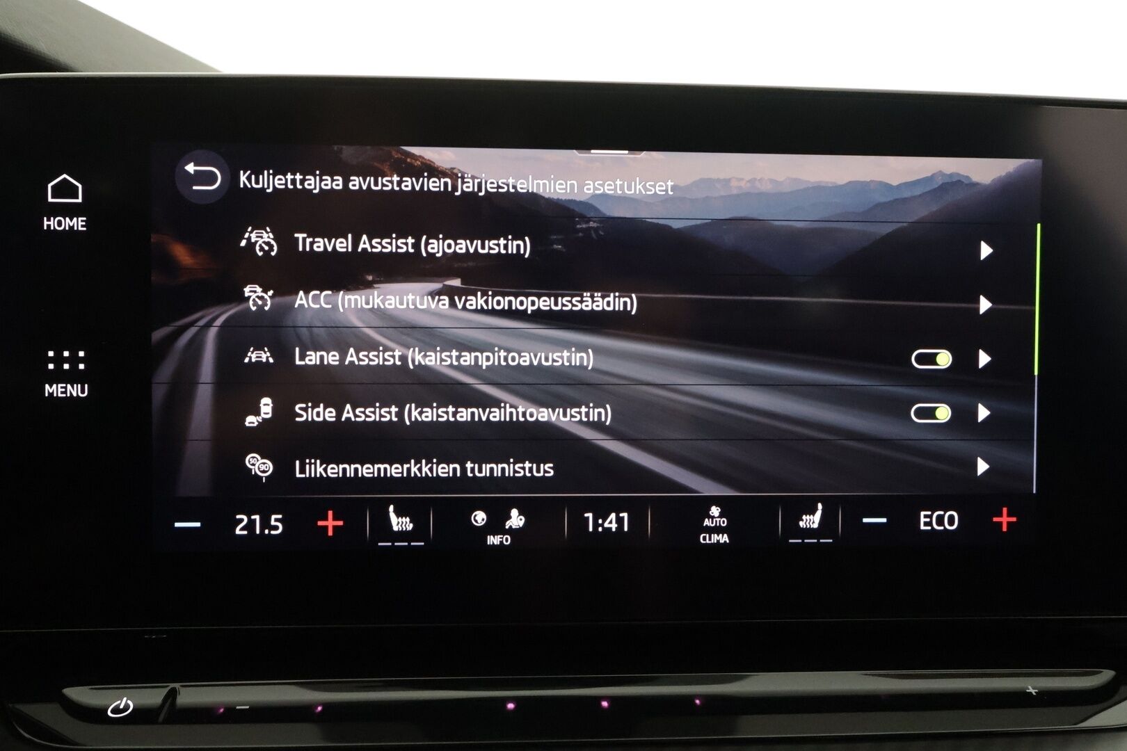 SKODA OCTAVIA 2023 Combi 1.4 TSI PHEV RS iV DSG Autom. - Canton | HUD | ACC | Matrix-LED | P.kamera | Hierovat Sporttipenkit Muistilla | Navi | Kaistavahti | Keyless | Merkkihuollot | Kahdet renkaat Skodan aluumiinivanteilla