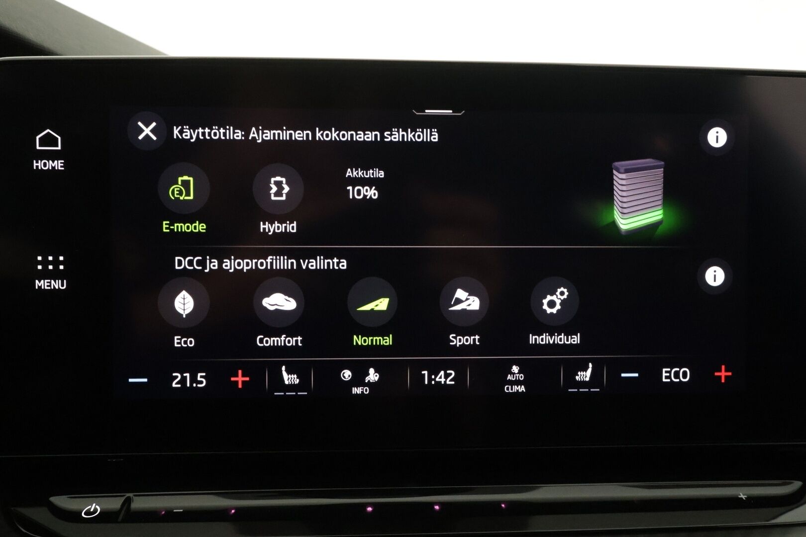 SKODA OCTAVIA 2023 Combi 1.4 TSI PHEV RS iV DSG Autom. - Canton | HUD | ACC | Matrix-LED | P.kamera | Hierovat Sporttipenkit Muistilla | Navi | Kaistavahti | Keyless | Merkkihuollot | Kahdet renkaat Skodan aluumiinivanteilla