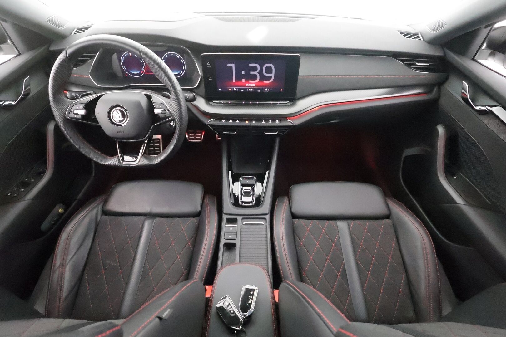 SKODA OCTAVIA 2023 Combi 1.4 TSI PHEV RS iV DSG Autom. - Canton | HUD | ACC | Matrix-LED | P.kamera | Hierovat Sporttipenkit Muistilla | Navi | Kaistavahti | Keyless | Merkkihuollot | Kahdet renkaat Skodan aluumiinivanteilla