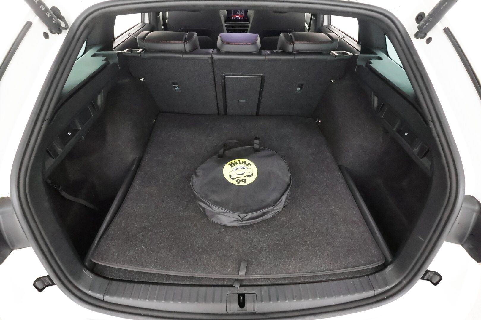 SKODA OCTAVIA 2023 Combi 1.4 TSI PHEV RS iV DSG Autom. - Canton | HUD | ACC | Matrix-LED | P.kamera | Hierovat Sporttipenkit Muistilla | Navi | Kaistavahti | Keyless | Merkkihuollot | Kahdet renkaat Skodan aluumiinivanteilla