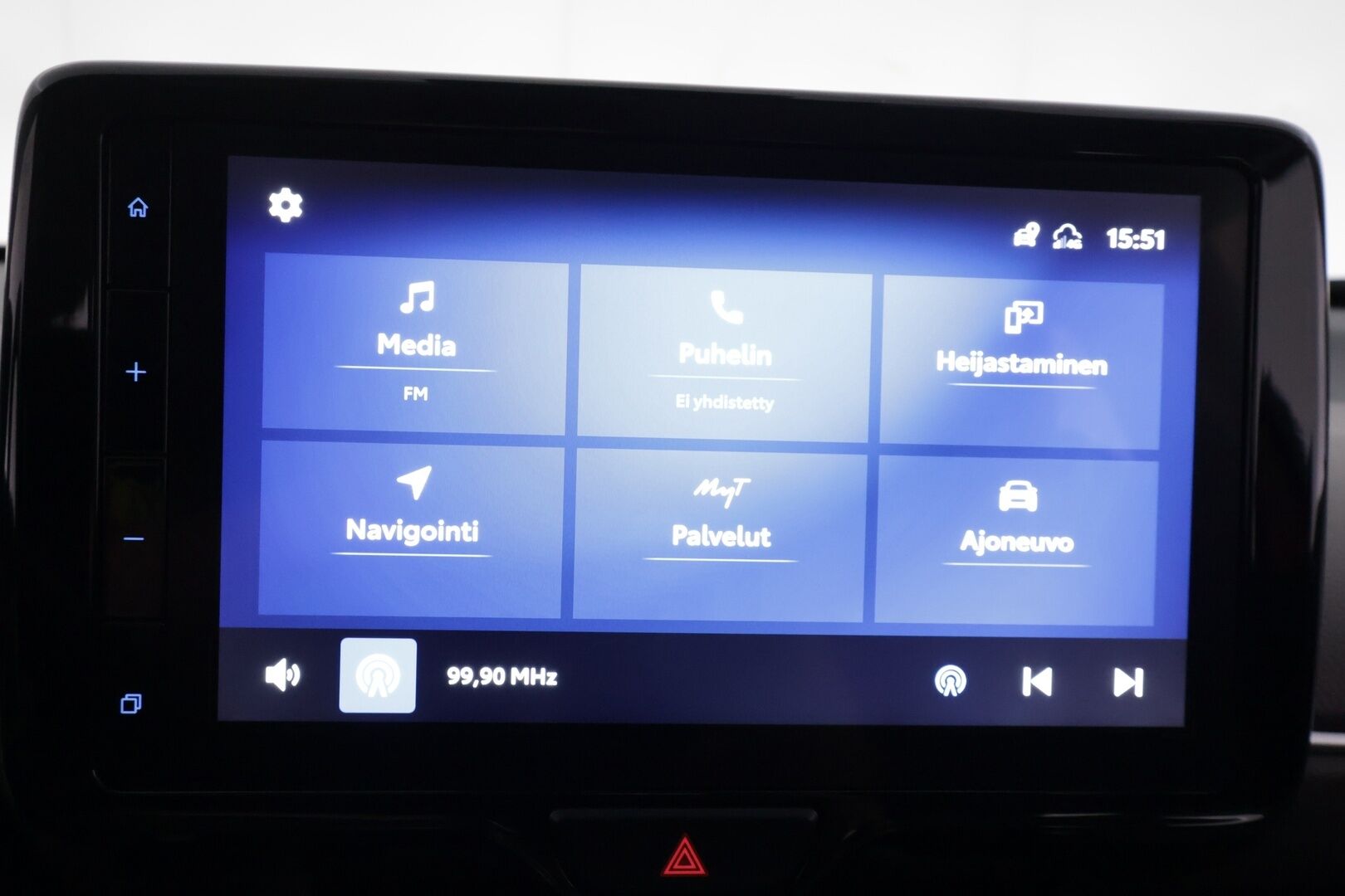 Toyota Yaris Cross 2024 1,5 Hybrid AWD-i Premium - | Koukku | ACC | P.Kamera | LED | Navi | Kaistavahti | Katveavustin | Apple&Android | Keyless | Merkkihuollot | 