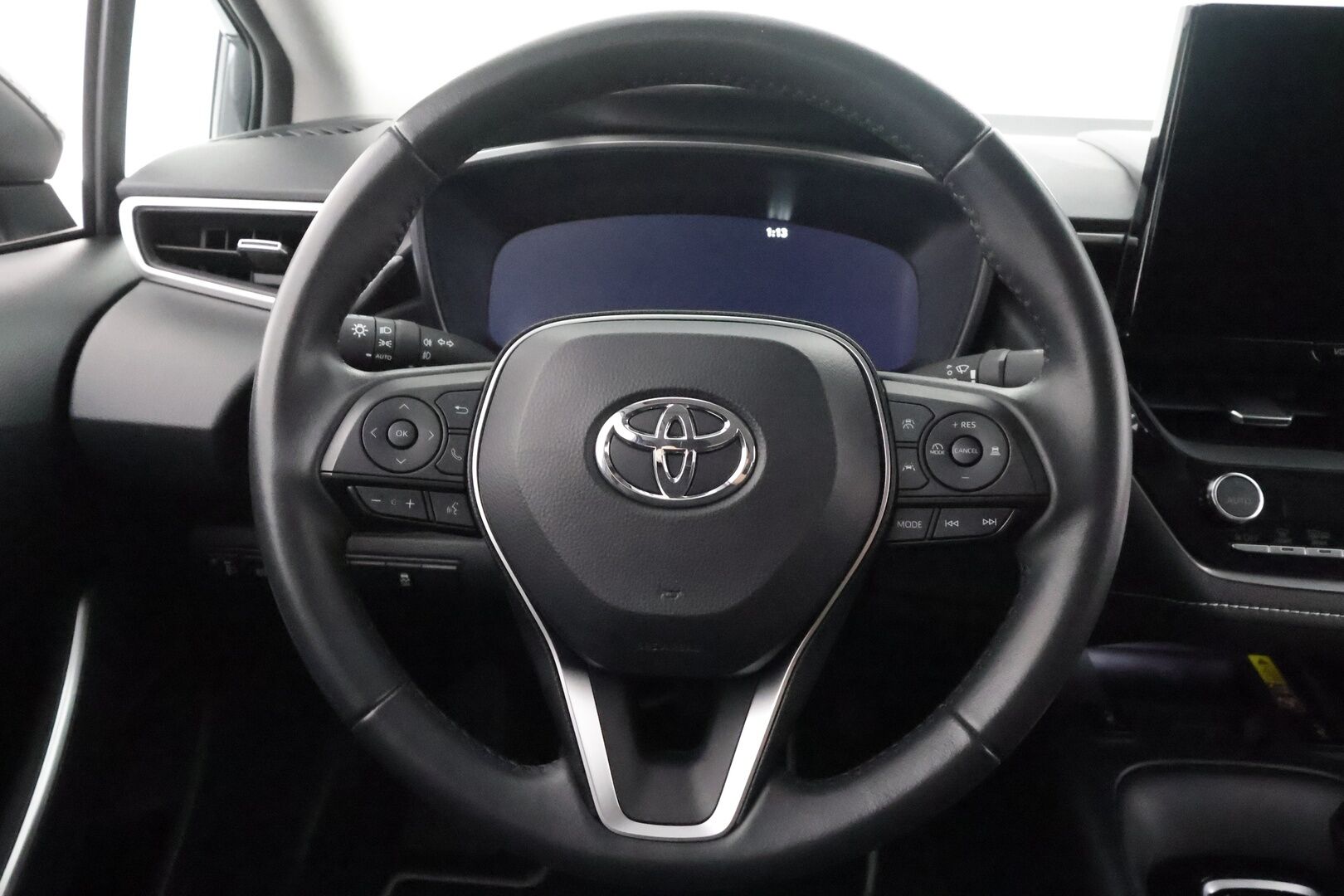 TOYOTA COROLLA 2024 Sedan 1,8 Hybrid Launch Edition - | ACC | LED | P.Kamera | Digimittaristo | PDA | Apple&Android | Kaistavahti | Keyless | Merkkihuollot |