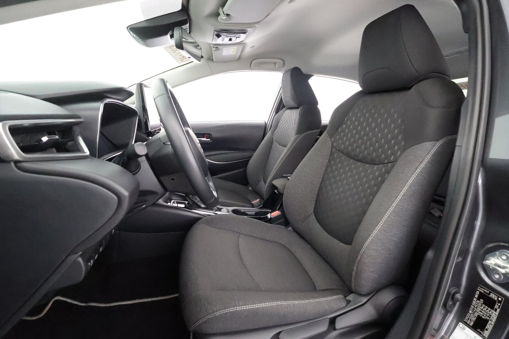 TOYOTA COROLLA 2024 Sedan 1,8 Hybrid Launch Edition - | ACC | LED | P.Kamera | Digimittaristo | PDA | Apple&Android | Kaistavahti | Keyless | Merkkihuollot |