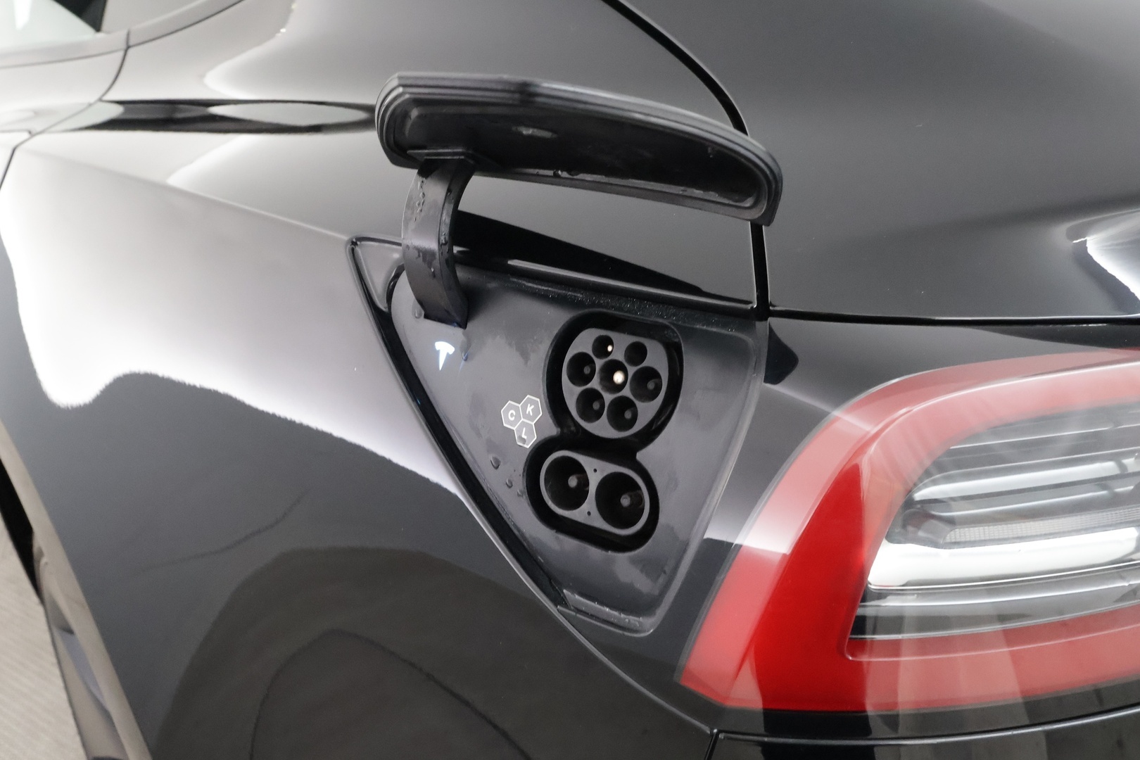 TESLA MODEL 3 2023 Long Range Dual Motor - | ACC | ILP | Matrix | Ryzen | Lasikatto | Muistipenkki | Sähkönahat | Premium audio | P.kamera | Autosteer | 2x renkaat aluin | ALV | 