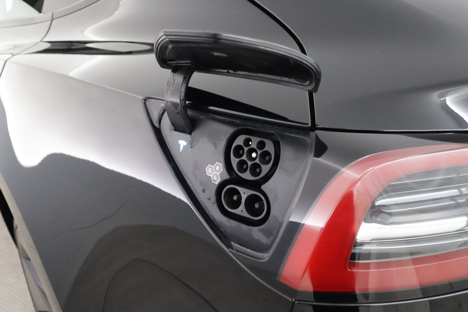 TESLA MODEL 3 2023 Long Range Dual Motor - | ACC | ILP | Matrix | Ryzen | Lasikatto | Muistipenkki | Sähkönahat | Premium audio | P.kamera | Autosteer | 2x renkaat aluin | ALV | 