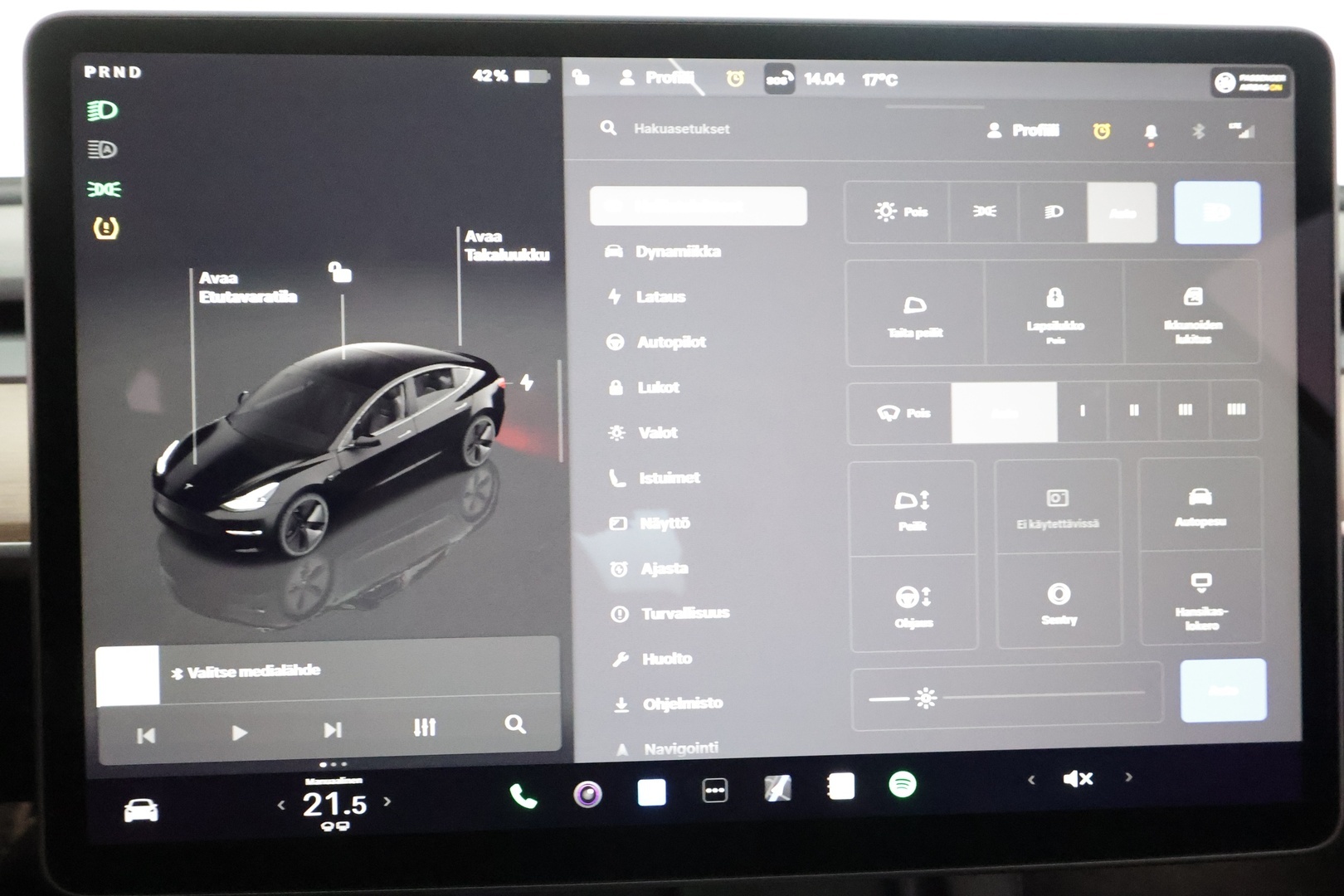 TESLA MODEL 3 2023 Long Range Dual Motor - | ACC | ILP | Matrix | Ryzen | Lasikatto | Muistipenkki | Sähkönahat | Premium audio | P.kamera | Autosteer | 2x renkaat aluin | ALV | 