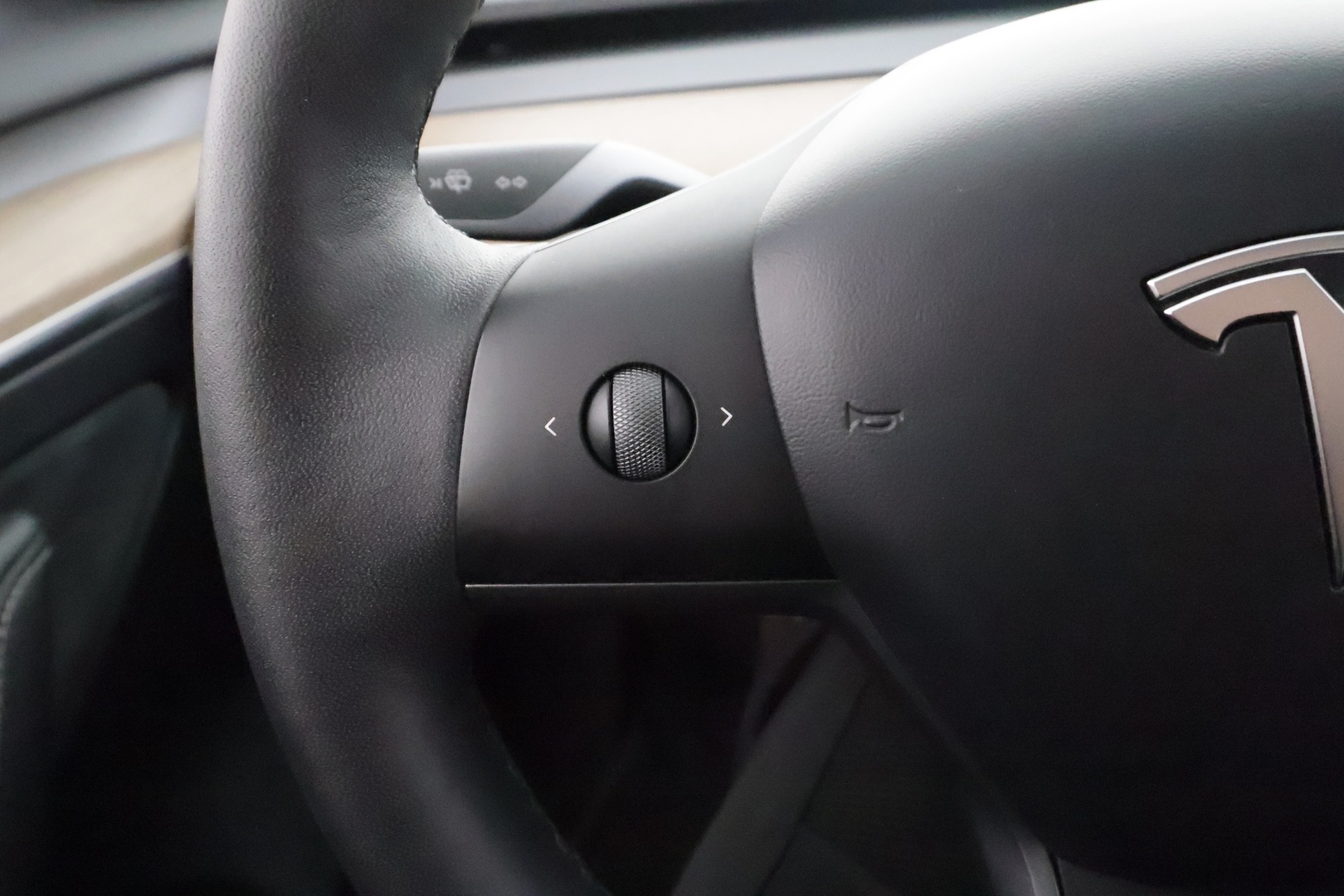 TESLA MODEL 3 2023 Long Range Dual Motor - | ACC | ILP | Matrix | Ryzen | Lasikatto | Muistipenkki | Sähkönahat | Premium audio | P.kamera | Autosteer | 2x renkaat aluin | ALV | 