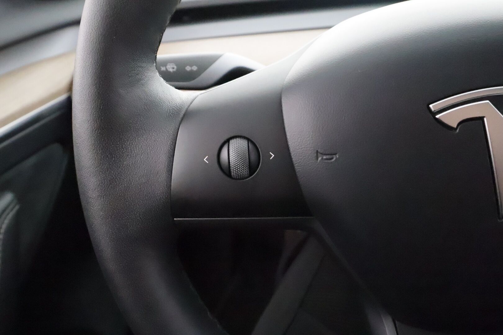 TESLA MODEL 3 2023 Long Range Dual Motor - | ACC | ILP | Matrix | Ryzen | Lasikatto | Muistipenkki | Sähkönahat | Premium audio | P.kamera | Autosteer | 2x renkaat aluin | ALV | 