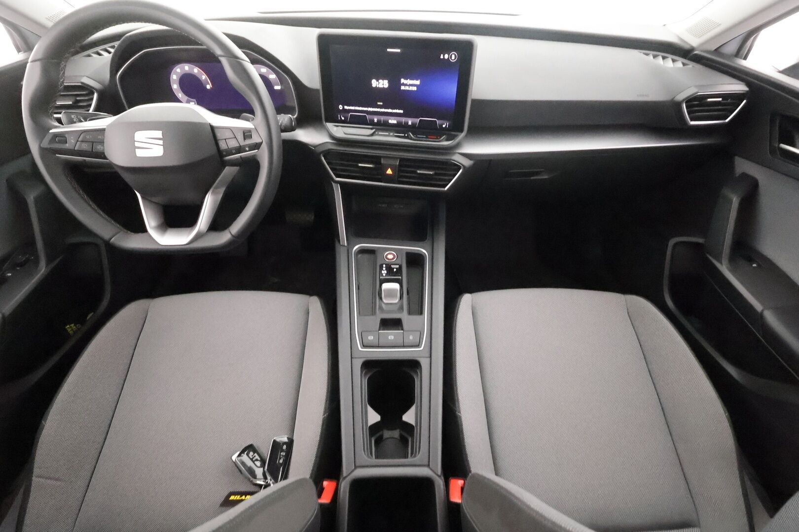 Seat Leon Sportstourer 2025 1.5 eTSI 116 Style DSG - | Vakkari | Pa-Lisälämmitin | Koukku | P.tutkat | LED | Digimittaristo | Ratinlämmitys | Navi | Apple&Android | Kahdet Renkaat |