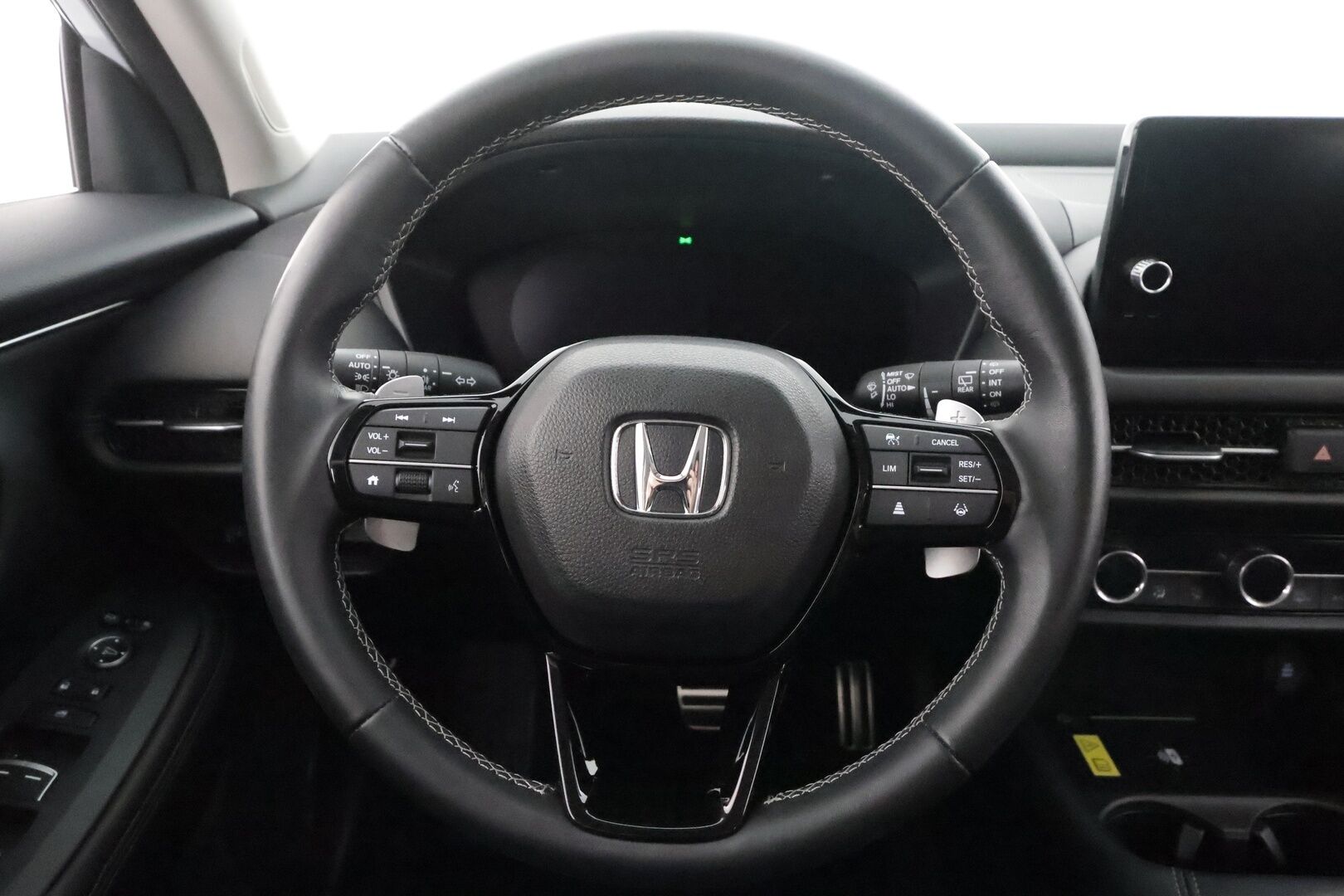 HONDA ZR-V 2025 e:HEV 2.0 i-MMD Sport Black Emblem - | ACC | Koukku | Sähköpenkit | Puolinahat | Lane Assist | BSM | P.kamera | Apple & Android | Sähk. takaluukku | LED | Merkkihuollot | 