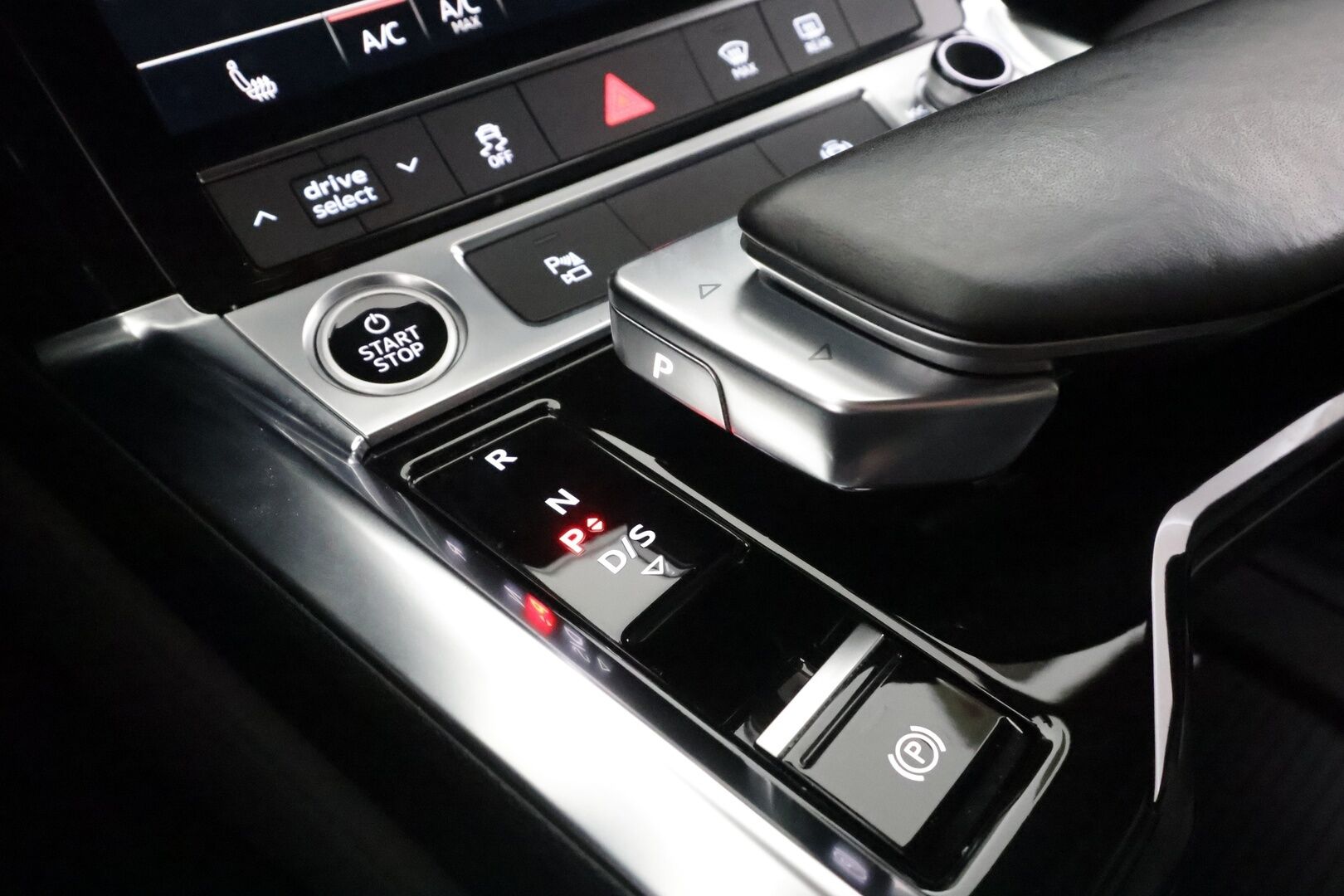 AUDI E-TRON 2022 Sportback S line quattro 55 300kW - | ACC | Lisälämmitin | P.Kamera | Sporttinahat | LED | HUD | Keyless | Apple&Android | Merkkihuollettu | Kahdet Renkaat |