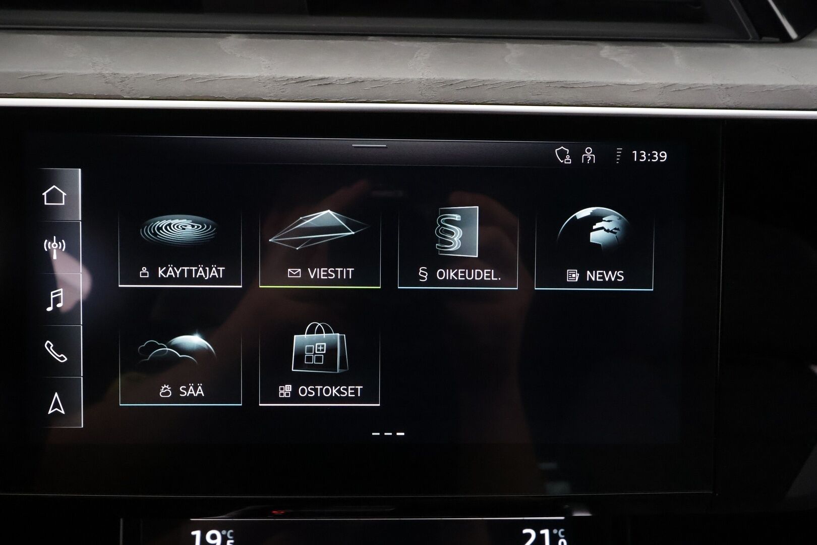AUDI E-TRON 2022 Sportback S line quattro 55 300kW - | ACC | Lisälämmitin | P.Kamera | Sporttinahat | LED | HUD | Keyless | Apple&Android | Merkkihuollettu | Kahdet Renkaat |