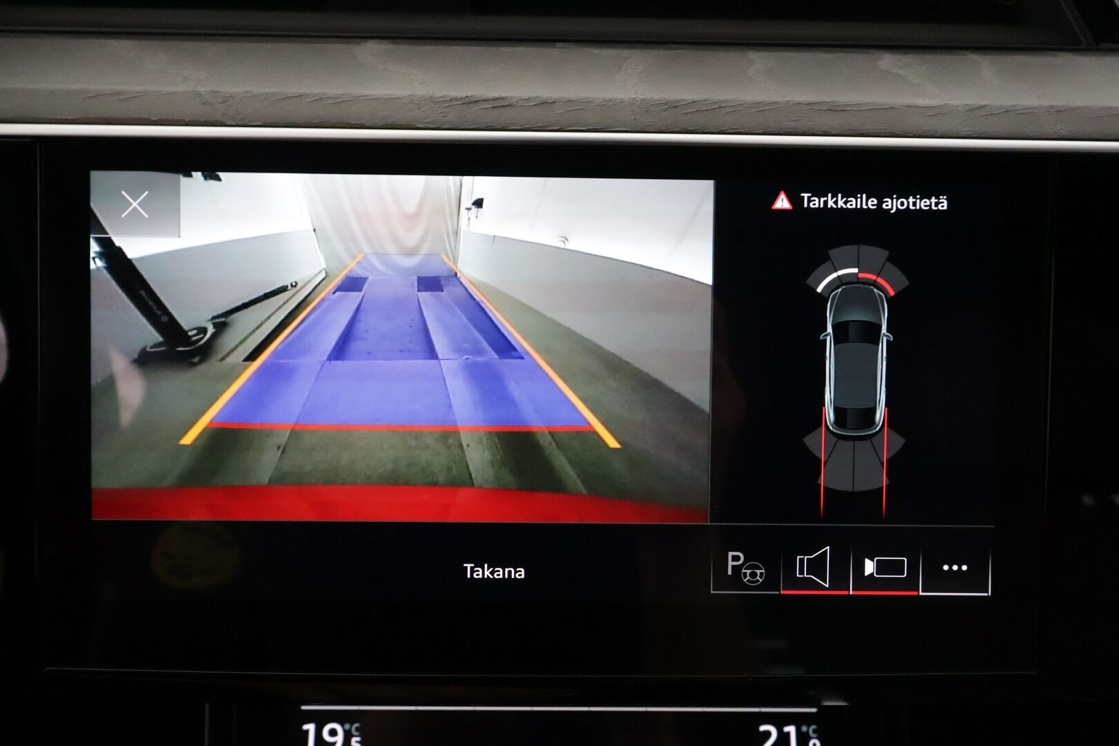 AUDI E-TRON 2022 Sportback S line quattro 55 300kW - | ACC | Lisälämmitin | P.Kamera | Sporttinahat | LED | HUD | Keyless | Apple&Android | Merkkihuollettu | Kahdet Renkaat |