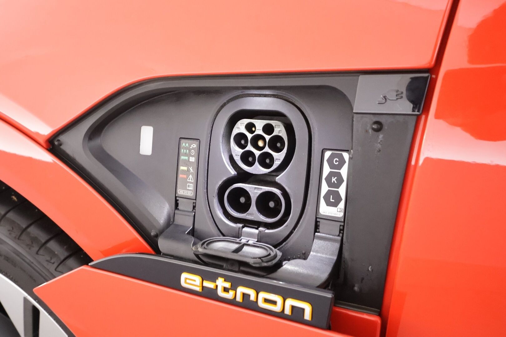 AUDI E-TRON 2022 Sportback S line quattro 55 300kW - | ACC | Lisälämmitin | P.Kamera | Sporttinahat | LED | HUD | Keyless | Apple&Android | Merkkihuollettu | Kahdet Renkaat |