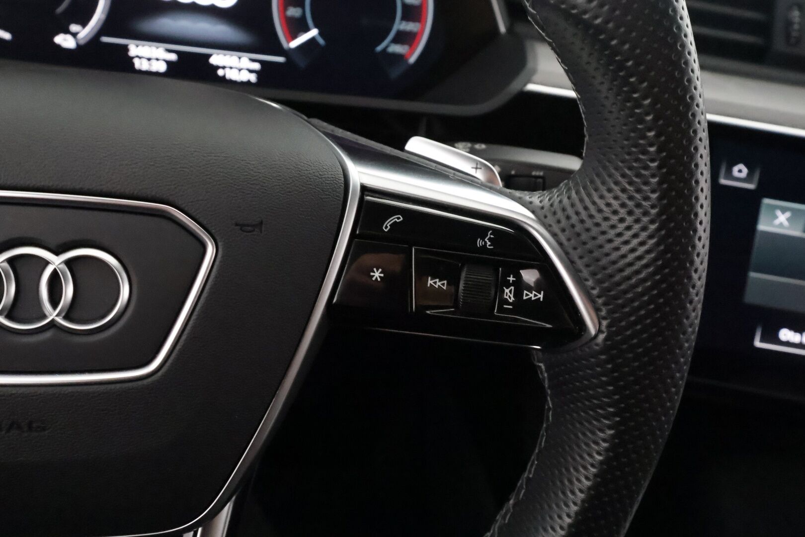 AUDI E-TRON 2022 Sportback S line quattro 55 300kW - | ACC | Lisälämmitin | P.Kamera | Sporttinahat | LED | HUD | Keyless | Apple&Android | Merkkihuollettu | Kahdet Renkaat |