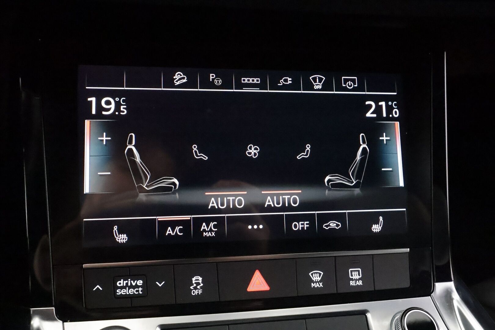 AUDI E-TRON 2022 Sportback S line quattro 55 300kW - | ACC | Lisälämmitin | P.Kamera | Sporttinahat | LED | HUD | Keyless | Apple&Android | Merkkihuollettu | Kahdet Renkaat |