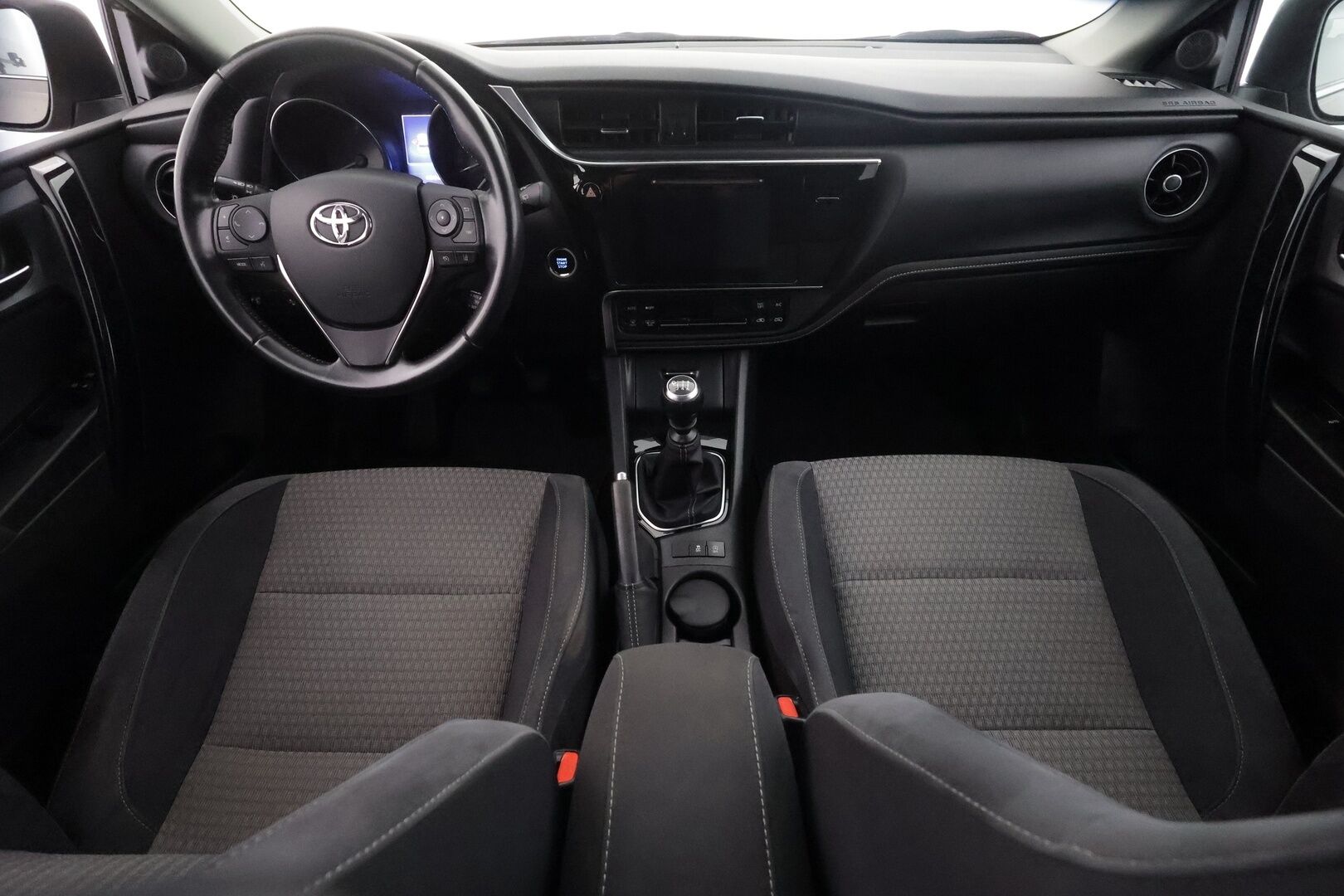 TOYOTA AURIS 2019 Hatchback 1,2 T Active - | P.Kamera | Kaistavahti | Koukku | Keyless | Vakkari | Facelift | Bluetooth | Kahdet renkaat |