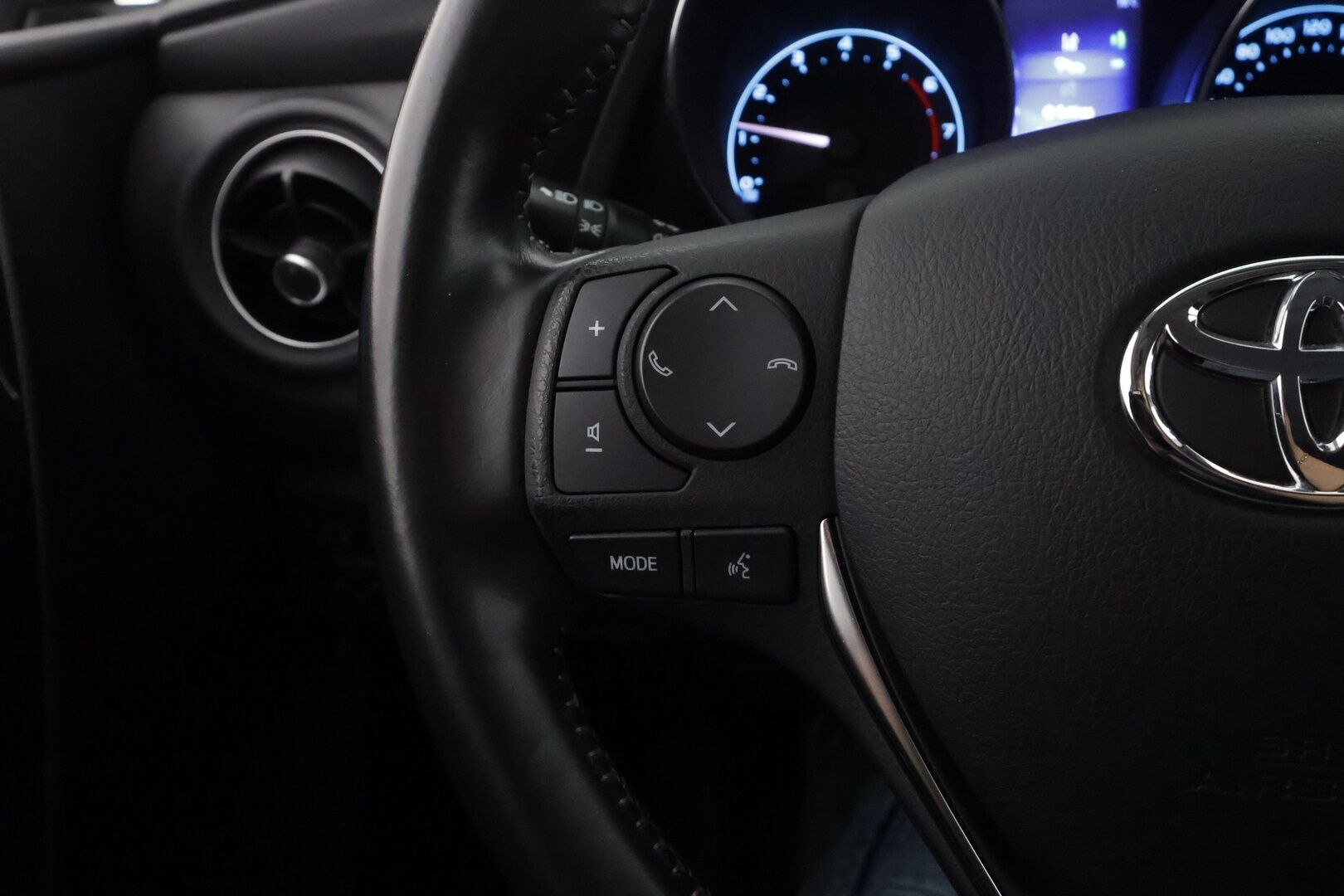 TOYOTA AURIS 2019 Hatchback 1,2 T Active - | P.Kamera | Kaistavahti | Koukku | Keyless | Vakkari | Facelift | Bluetooth | Kahdet renkaat |