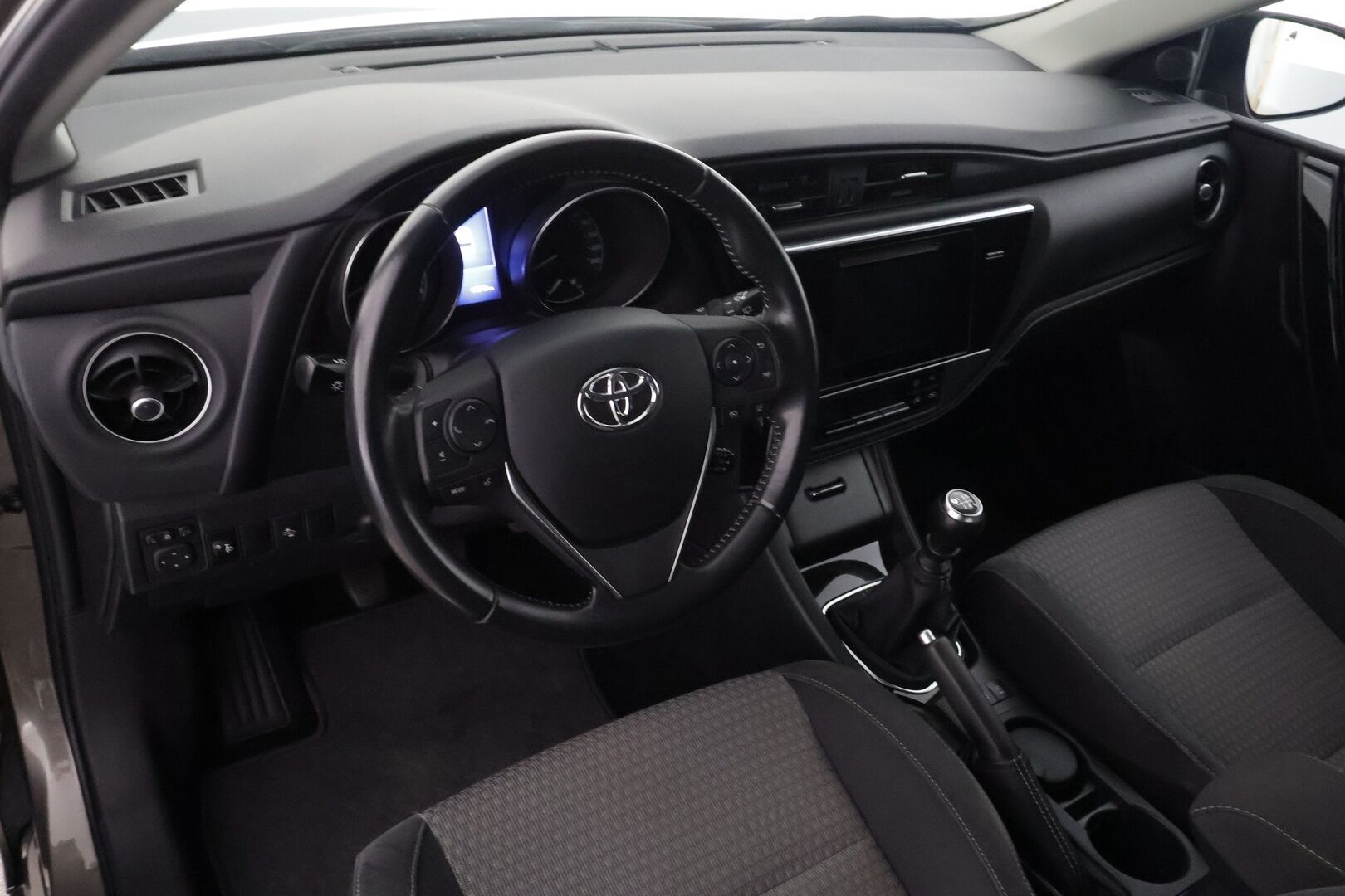 TOYOTA AURIS 2019 Hatchback 1,2 T Active - | P.Kamera | Kaistavahti | Koukku | Keyless | Vakkari | Facelift | Bluetooth | Kahdet renkaat |