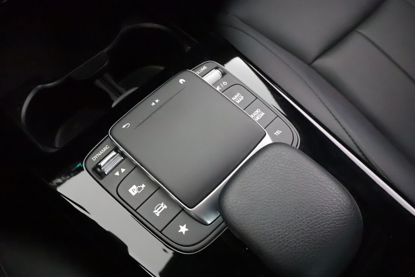 Mercedes-Benz A 2022 180 A Business - | Vakkari | Widescreen | High Performance LED | Nahat | P.Kamera | Navi | Keyless | Apple&Android | 